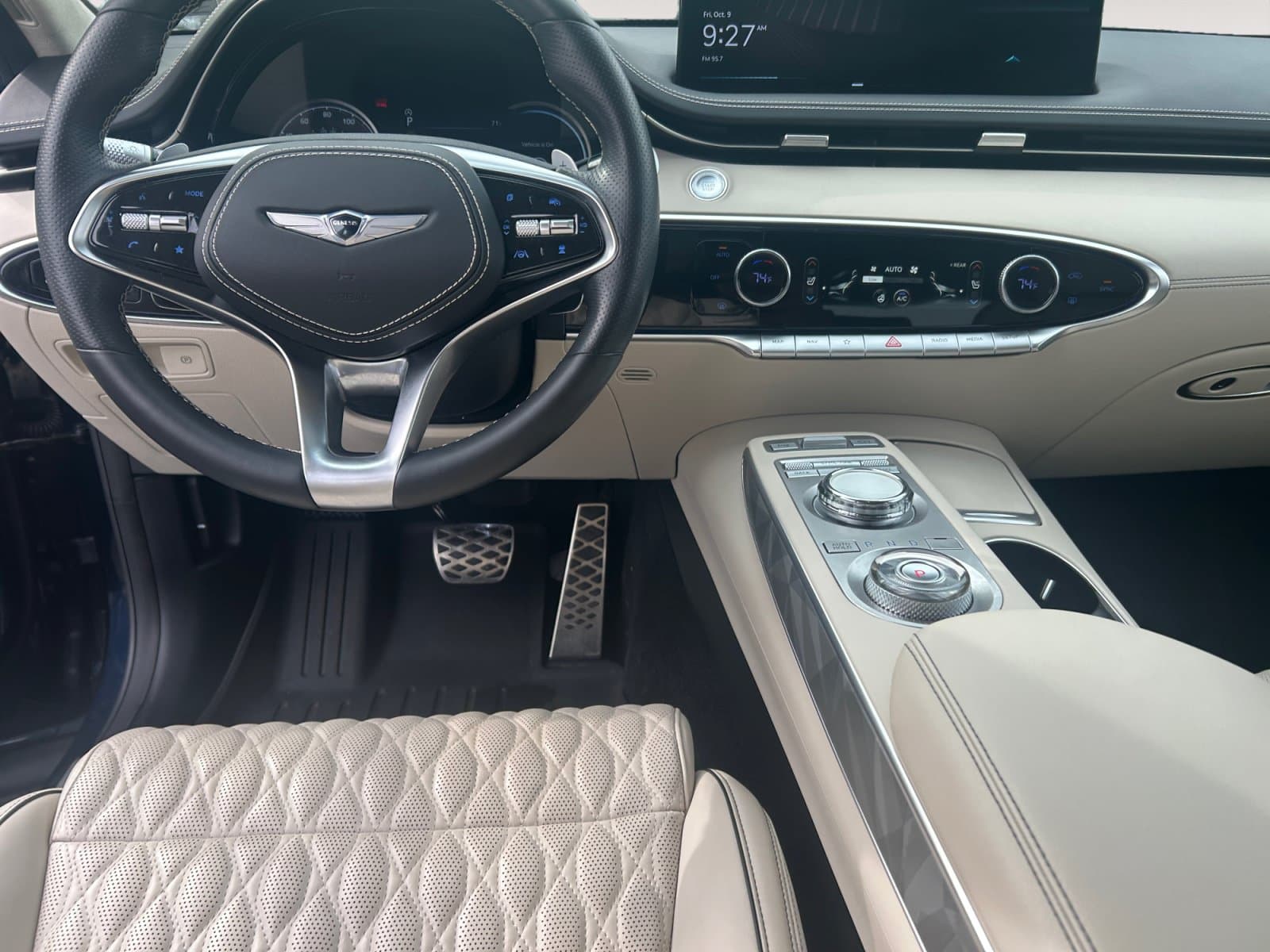 Pre-Owned 2022 Genesis GV70 3.5T Sport - photo - 9