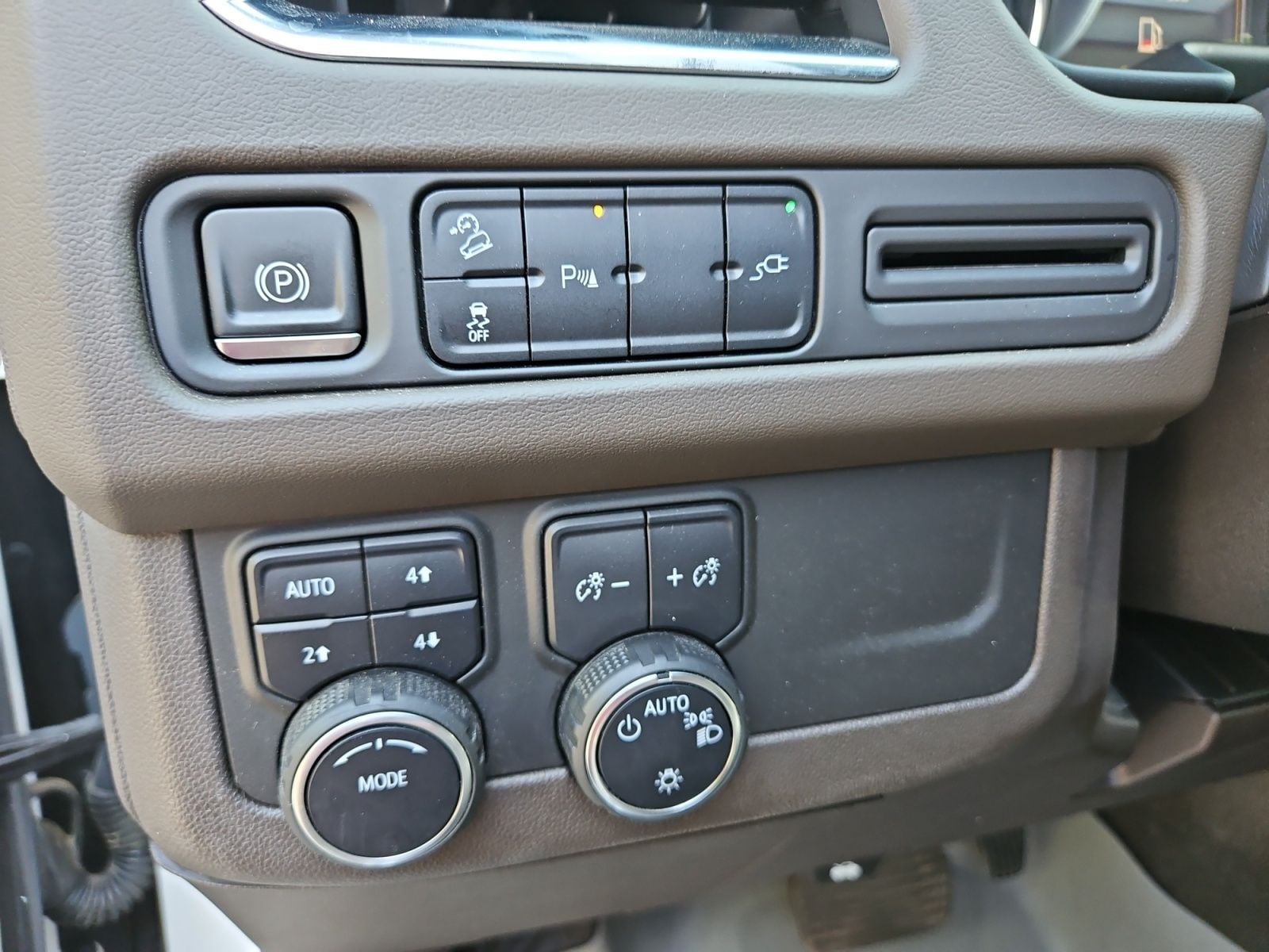 Pre-Owned 2021 Chevrolet Tahoe Z71 - photo - 22