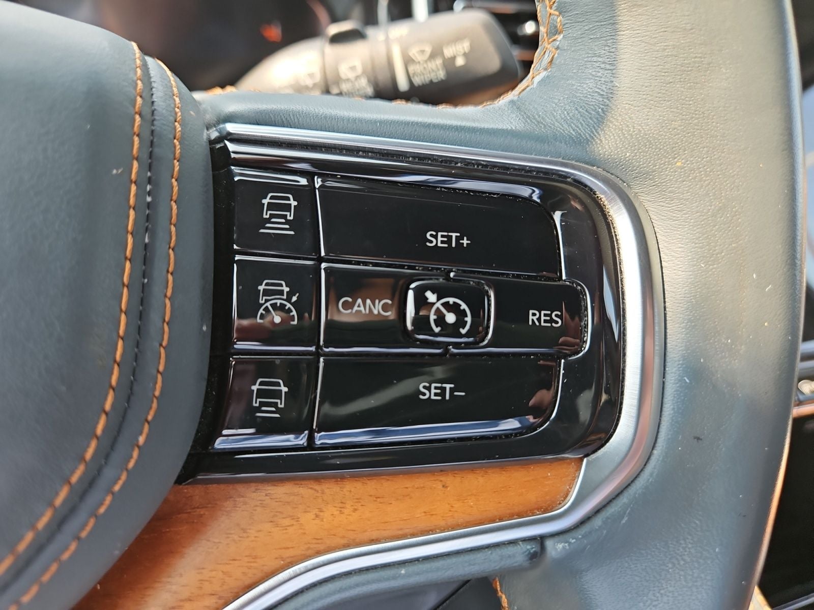 Pre-Owned 2022 Jeep Grand Wagoneer Series II - photo - 26