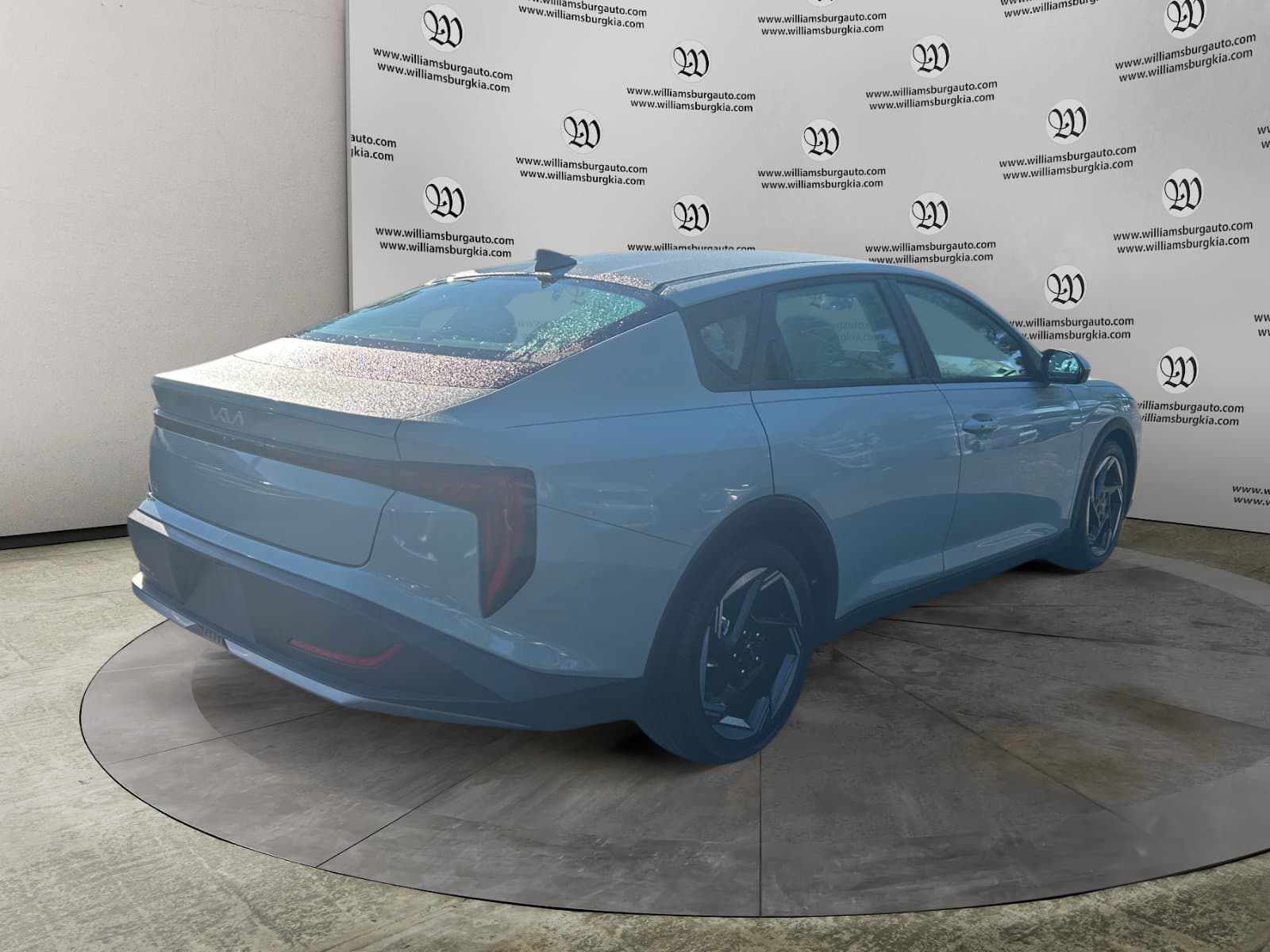Pre-Owned 2025 Kia K4 GT-Line - photo - 4