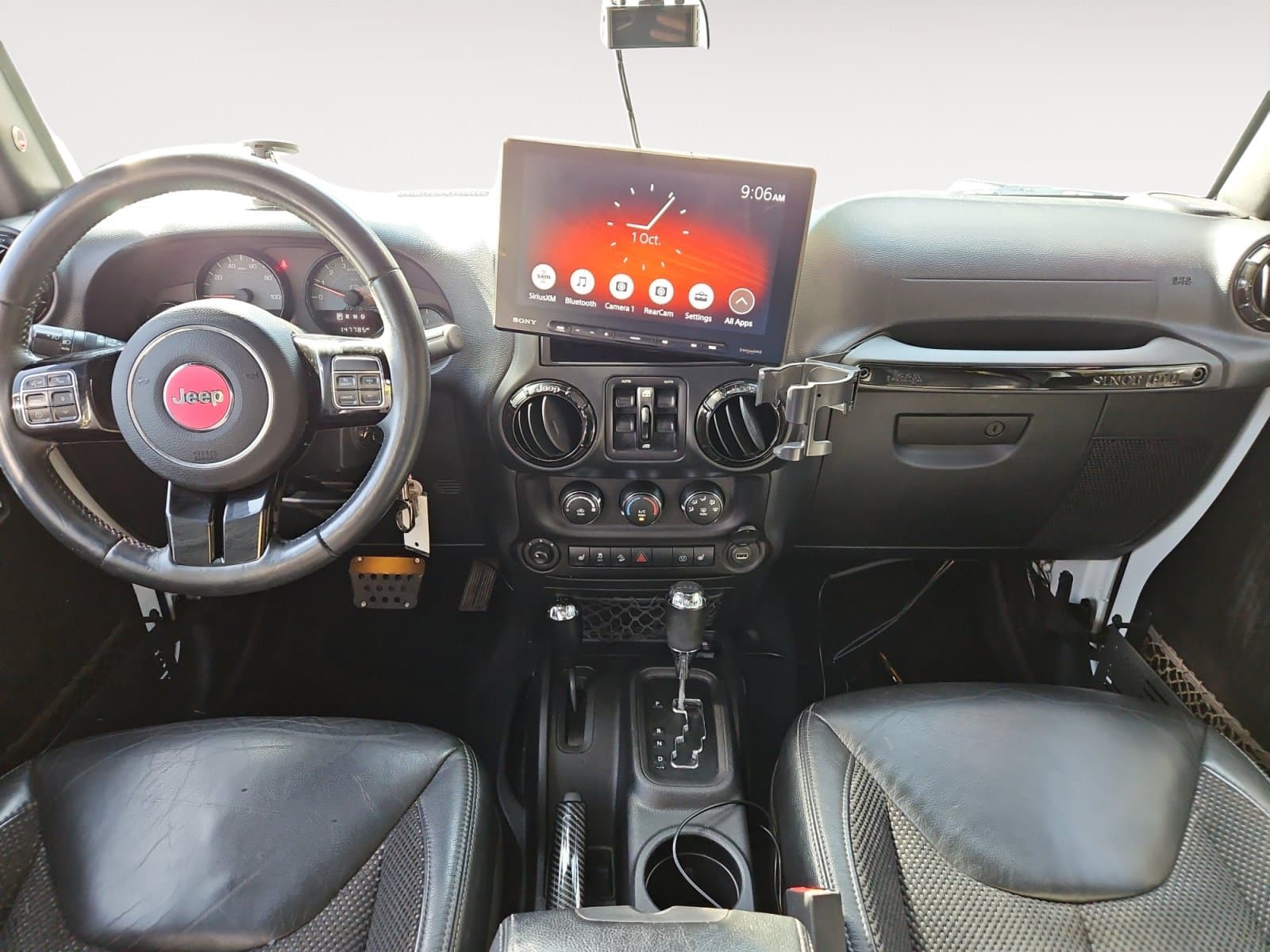 Pre-Owned 2016 Jeep Wrangler Unlimited Sahara - photo - 9