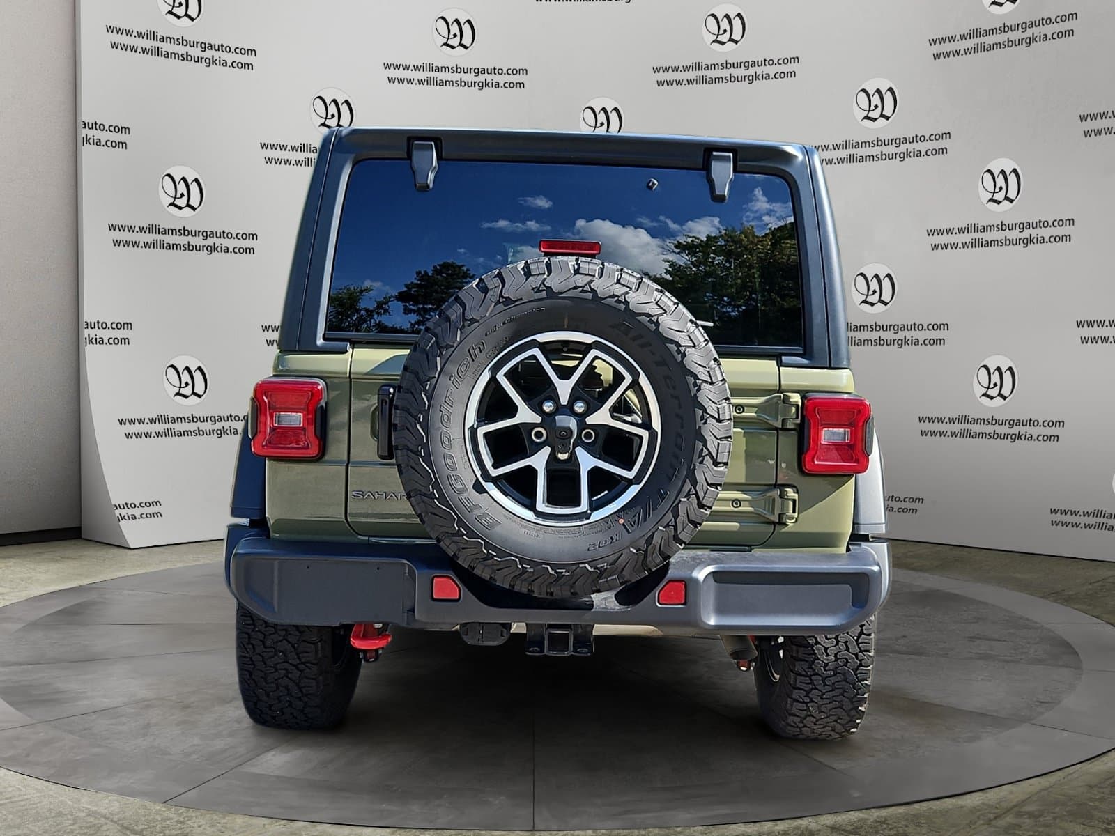 Pre-Owned 2026 Jeep Wrangler Rubicon - photo - 3