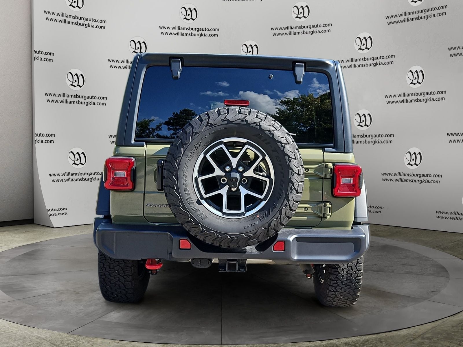 Pre-Owned 2026 Jeep Wrangler Rubicon - photo - 3