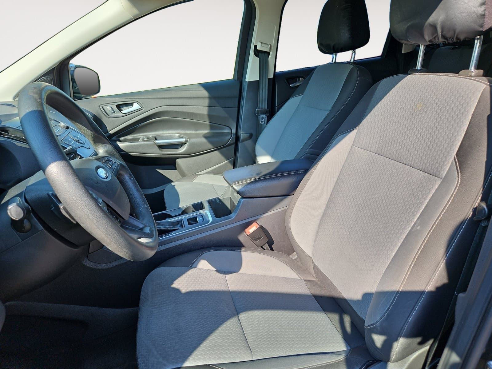 Pre-Owned 2017 Ford Escape SE - photo - 8