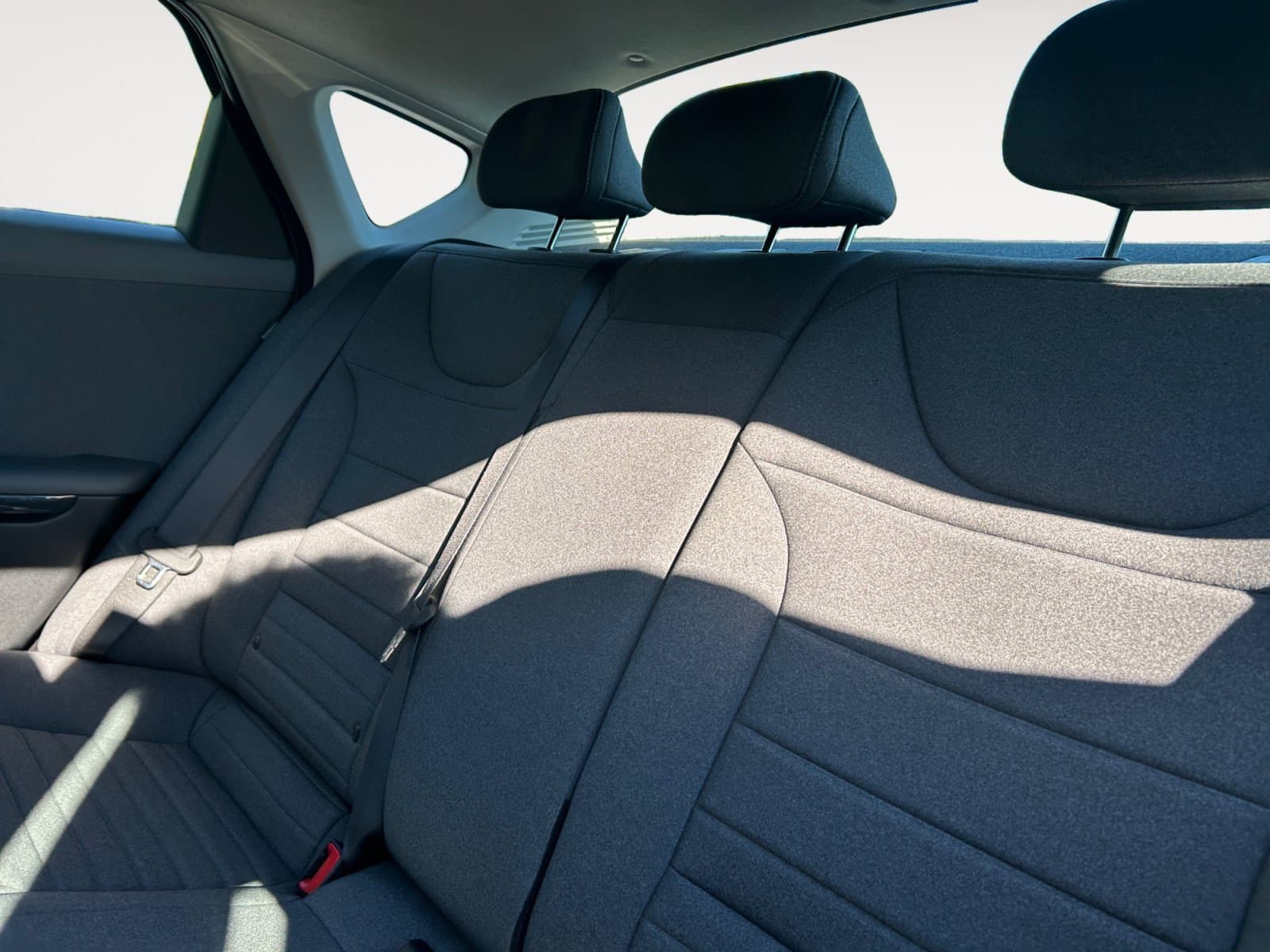 Pre-Owned 2025 Kia K4 GT-Line - photo - 12