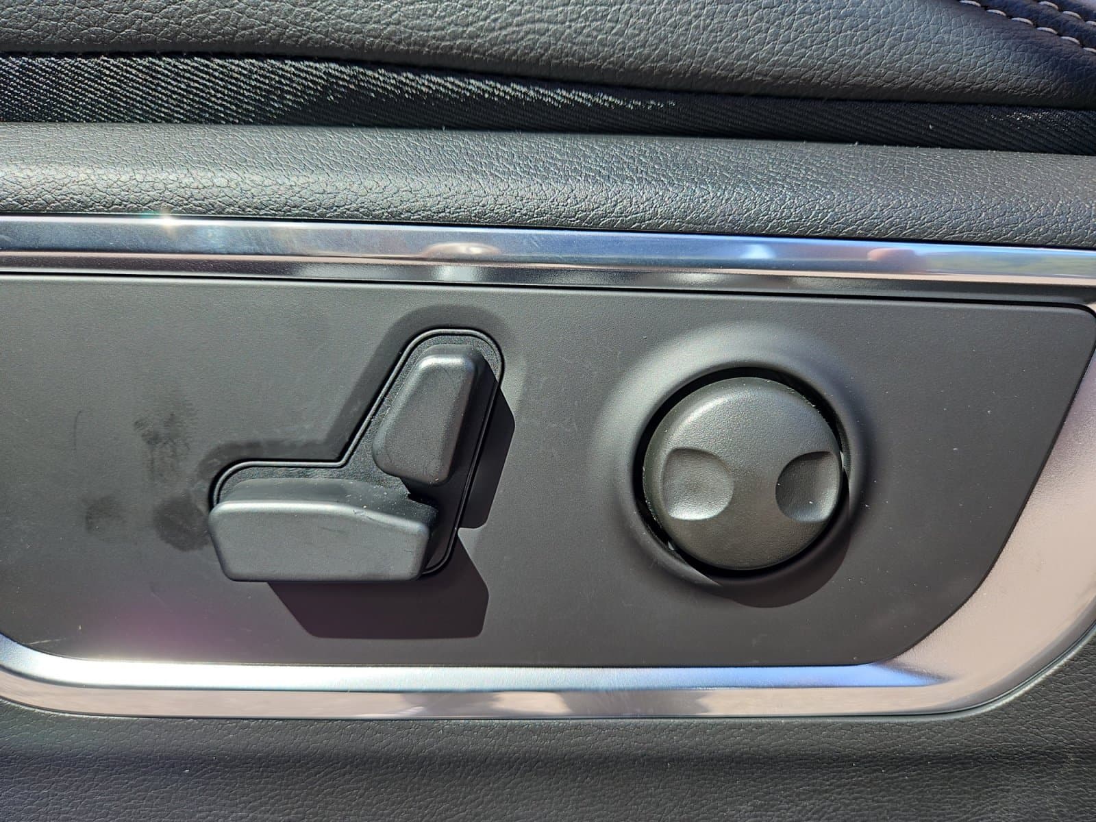 New 2027 Ram 1500 Laramie - photo - 20