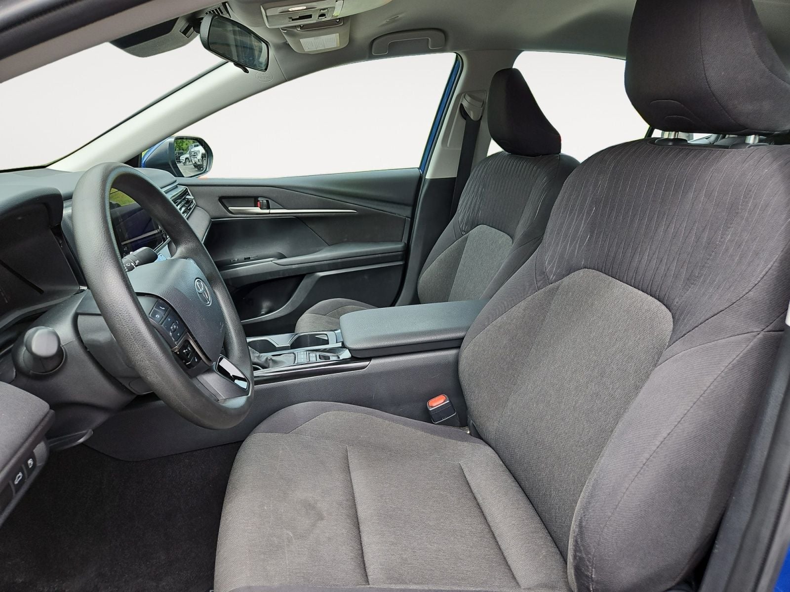 Pre-Owned 2025 Toyota Camry LE - photo - 8