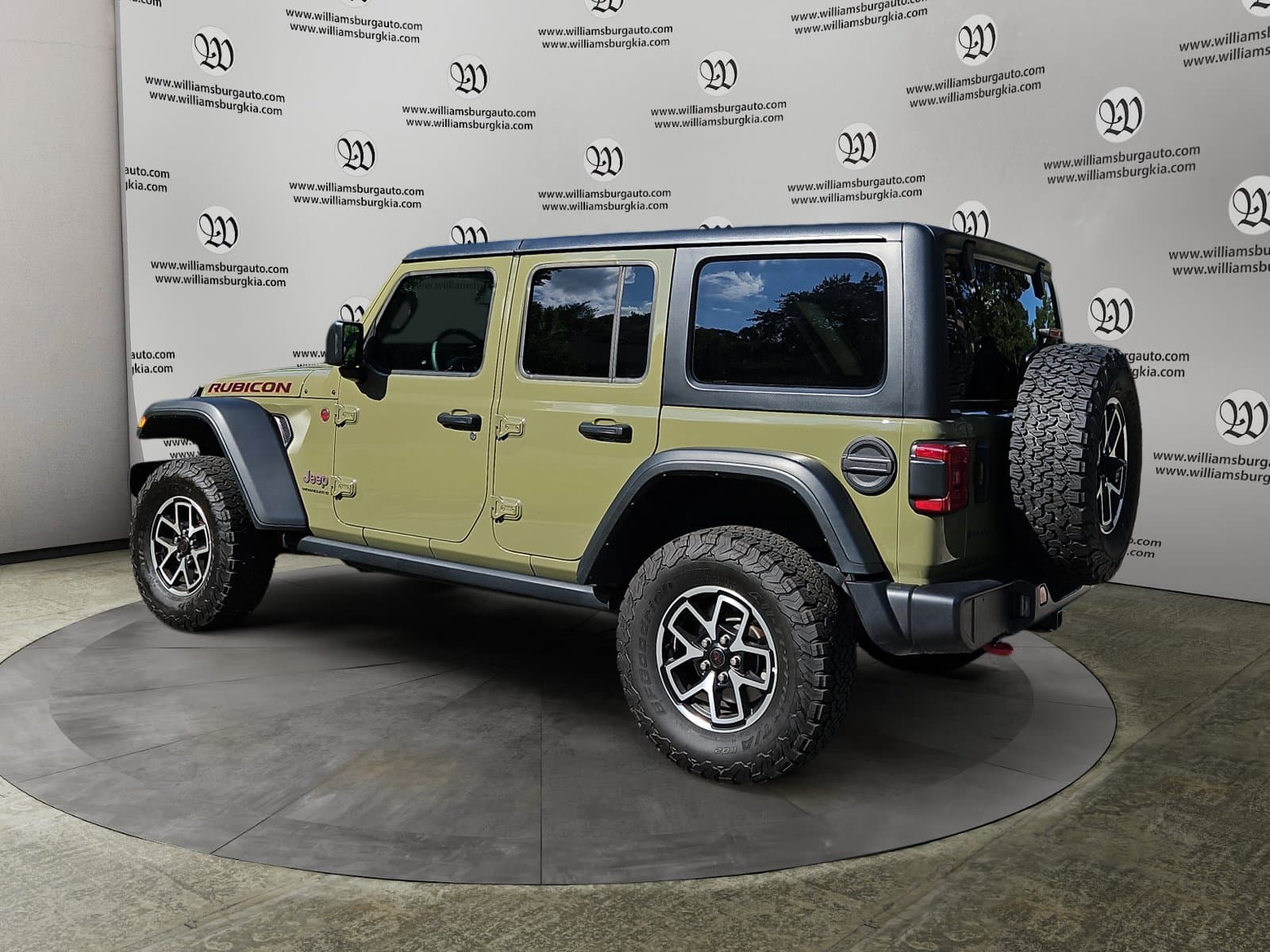 Pre-Owned 2026 Jeep Wrangler Rubicon - photo - 2