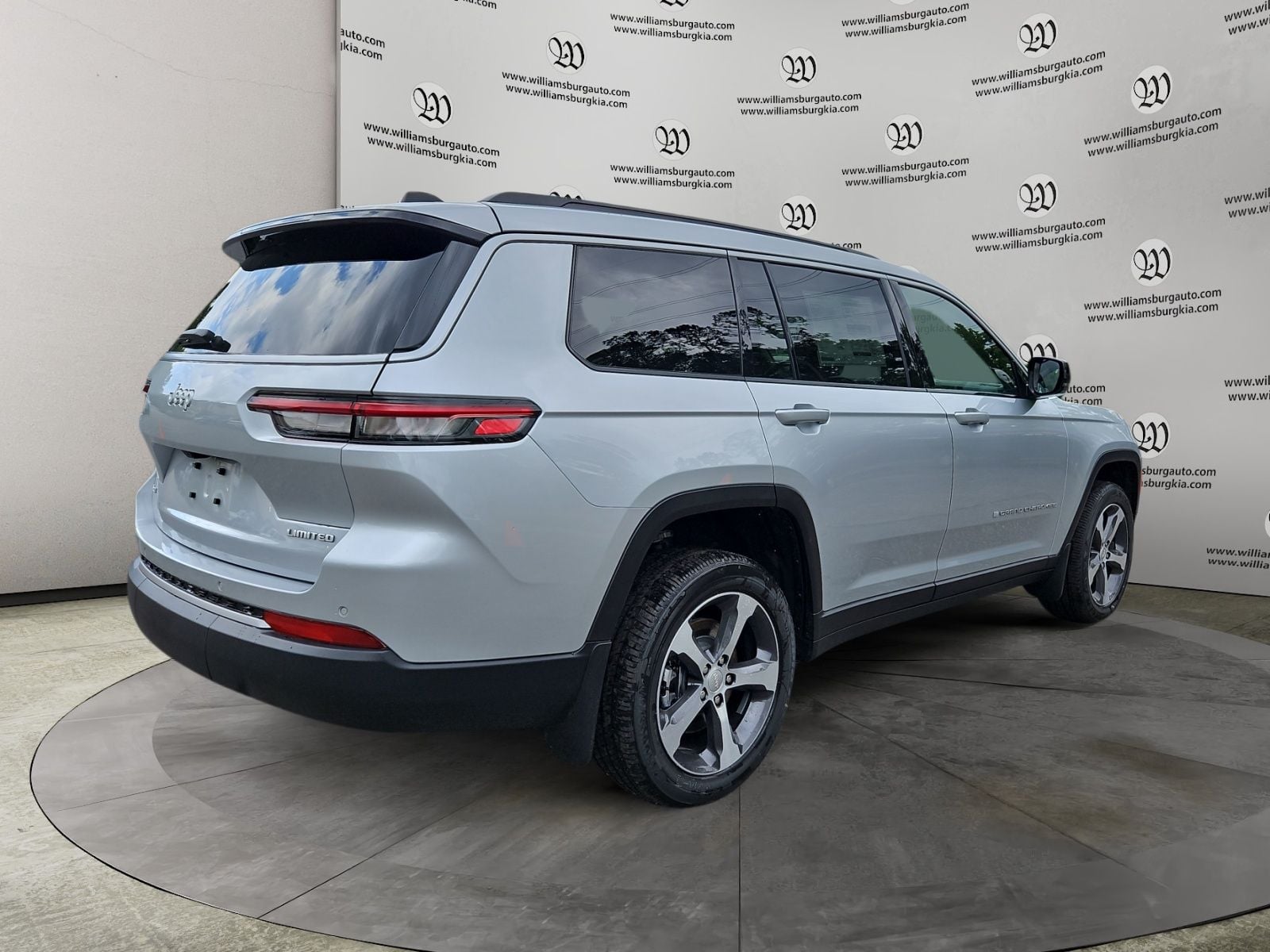 New 2026 Jeep Grand Cherokee L Limited - photo - 4