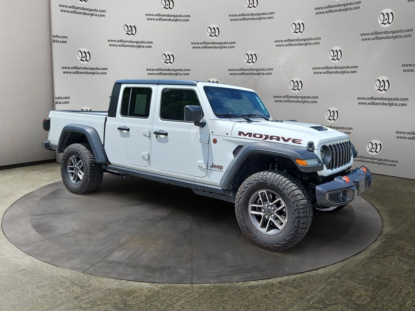 Pre-Owned 2026 Jeep Gladiator Mojave - photo - 6