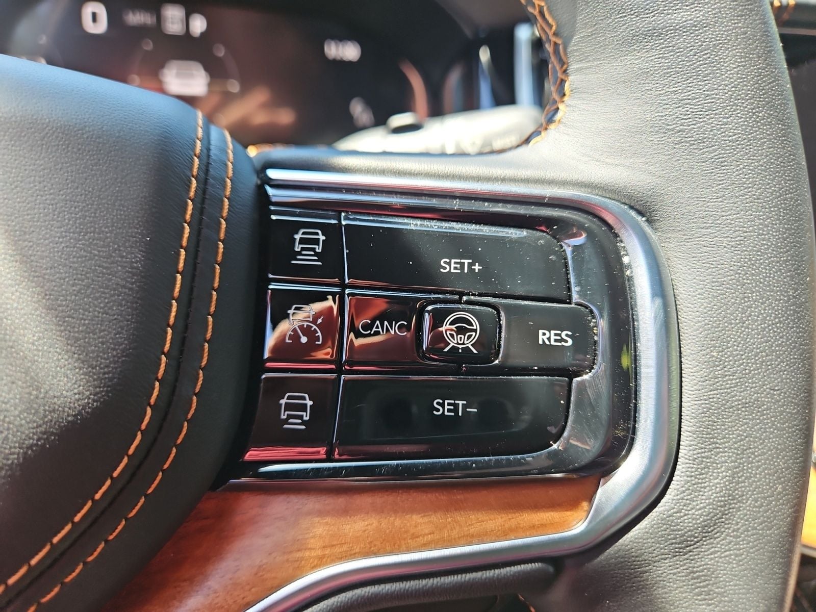 Pre-Owned 2024 Jeep Grand Wagoneer Series III - photo - 26