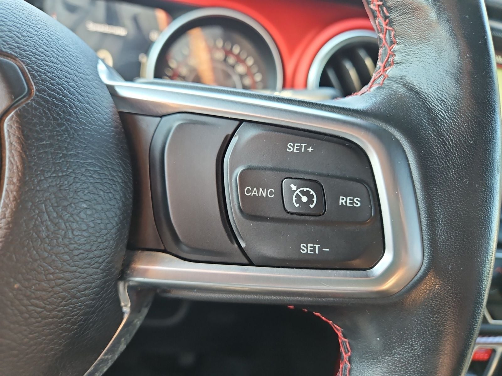 Pre-Owned 2019 Jeep Wrangler Rubicon - photo - 24