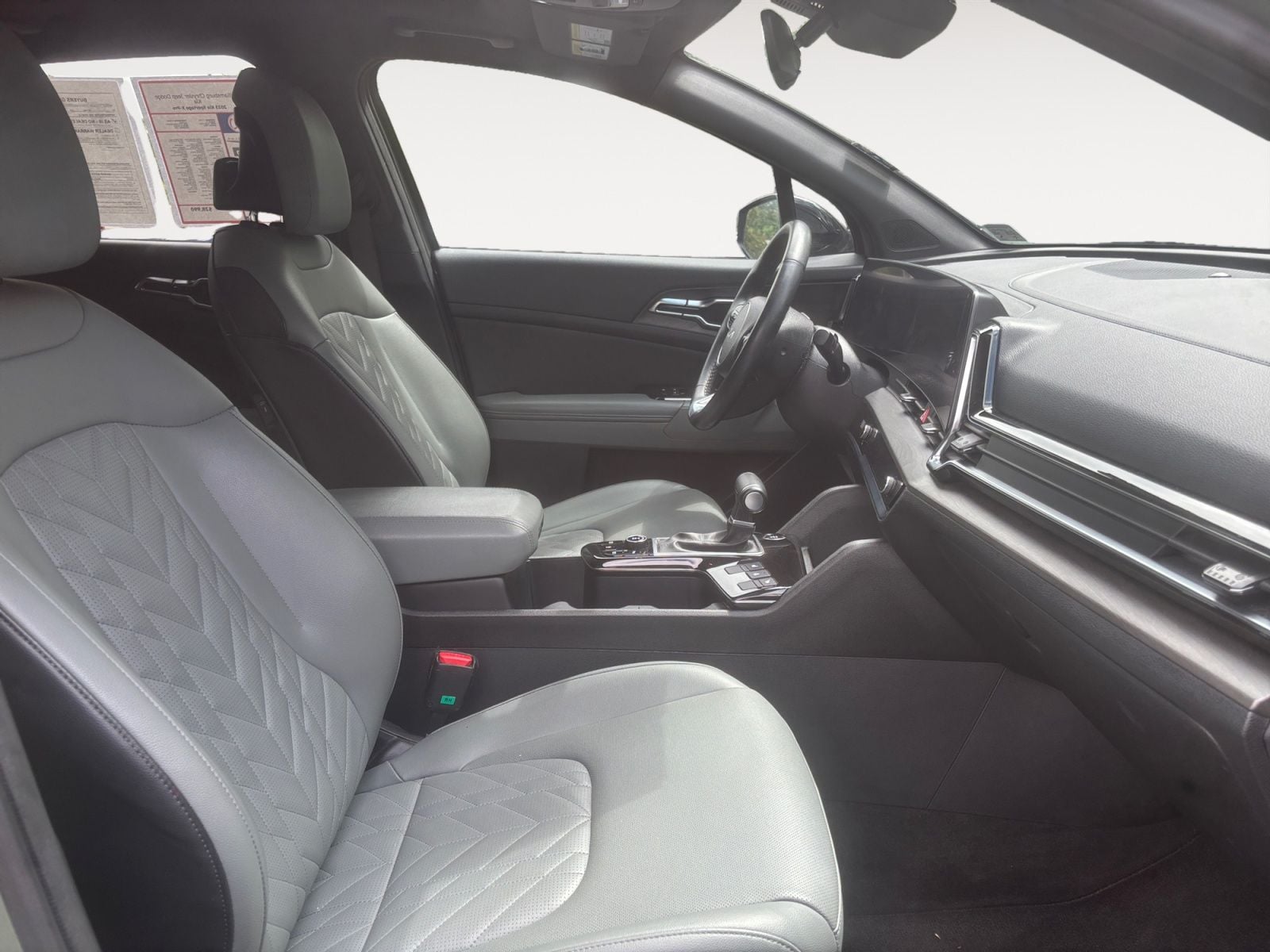 Pre-Owned 2023 Kia Sportage X-Pro - photo - 14