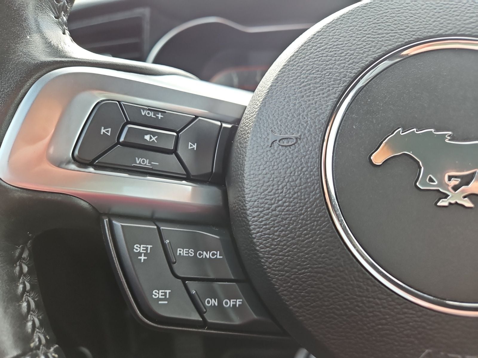 Pre-Owned 2019 Ford Mustang GT Premium - photo - 23