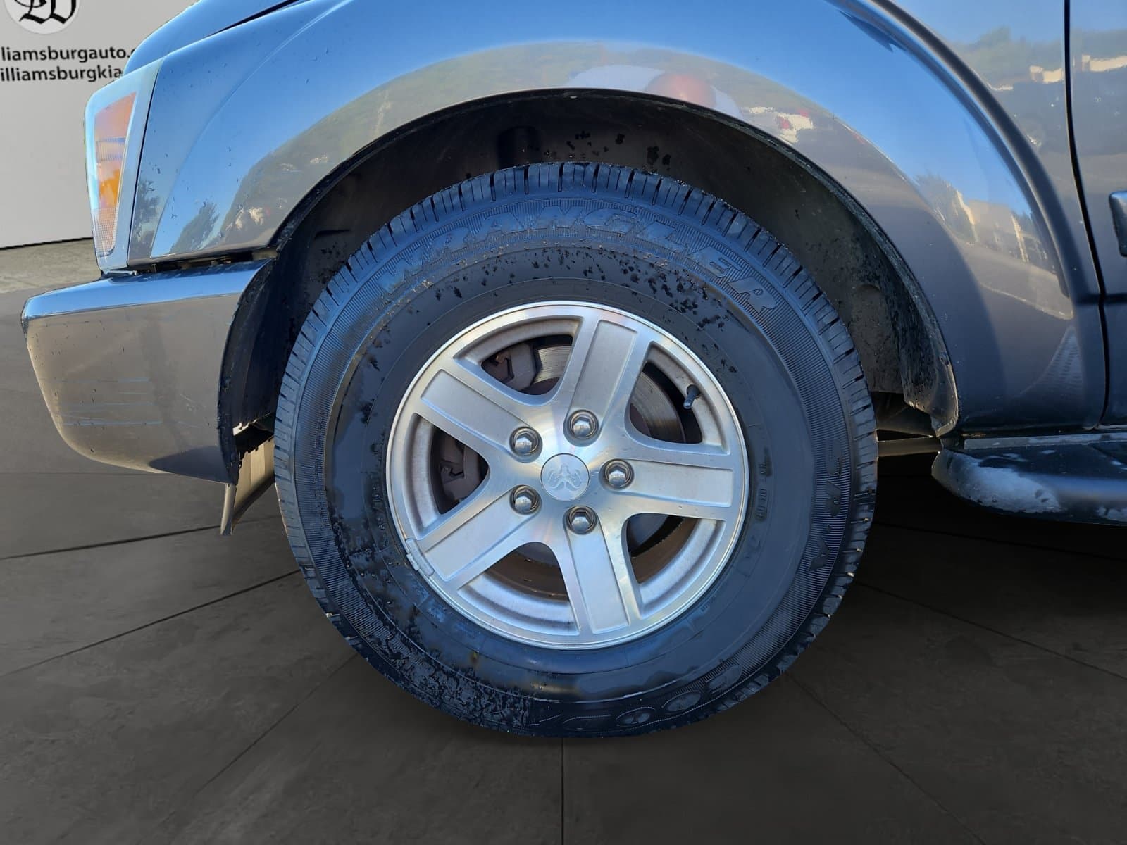 Pre-Owned 2004 Dodge Durango SLT - photo - 13