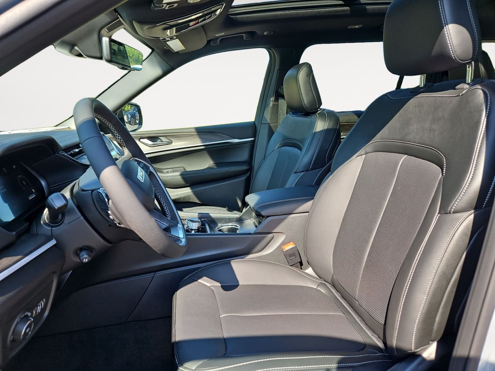 New 2026 Jeep Grand Cherokee L Limited Reserve - photo - 8