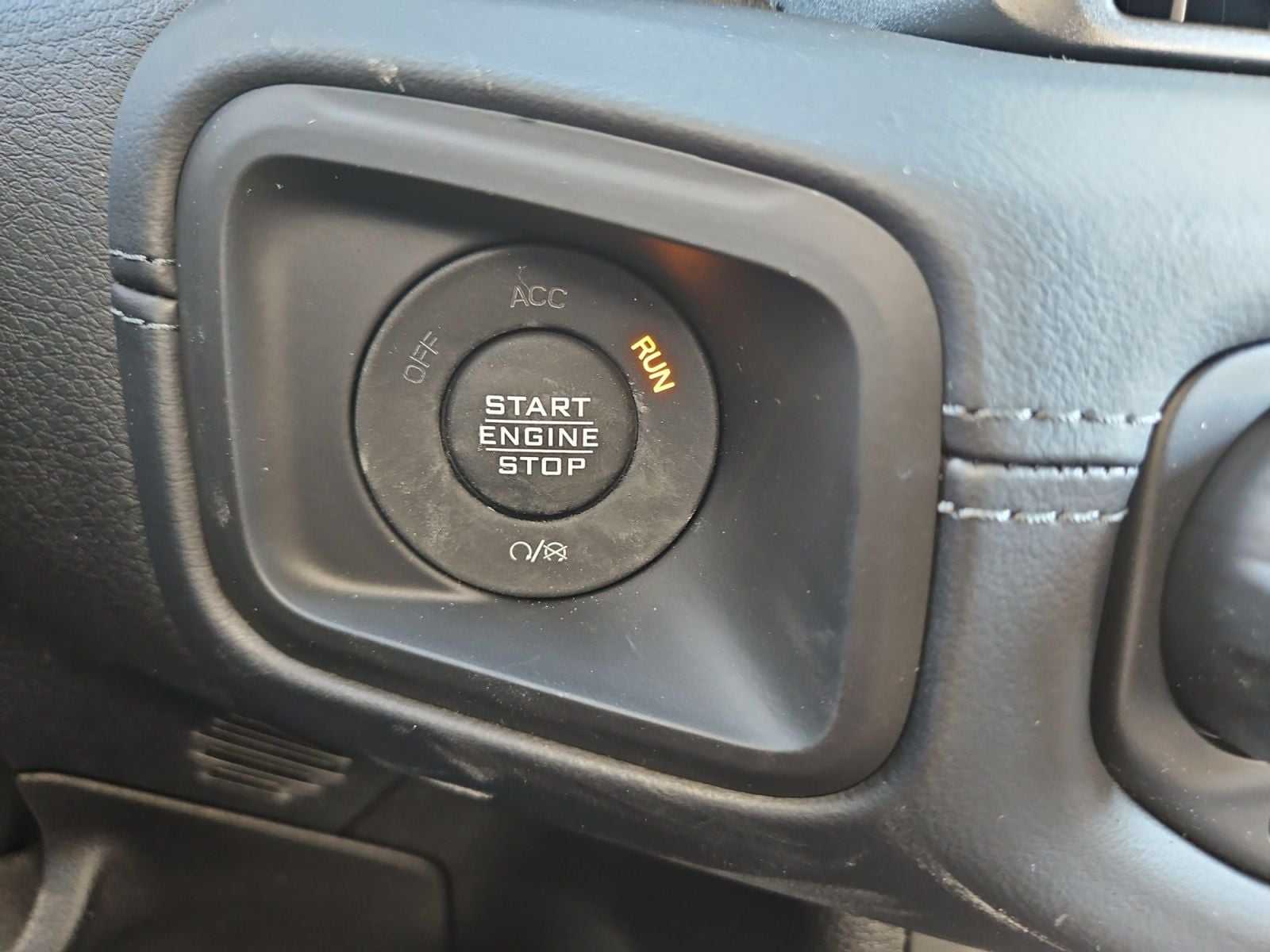 New 2026 Jeep Wrangler Sahara - photo - 28