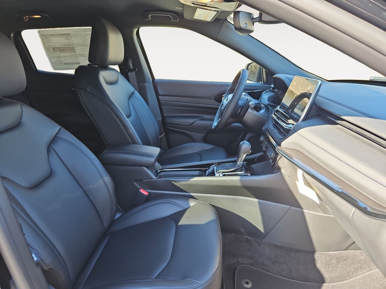 New 2026 Jeep Compass Limited - photo - 14