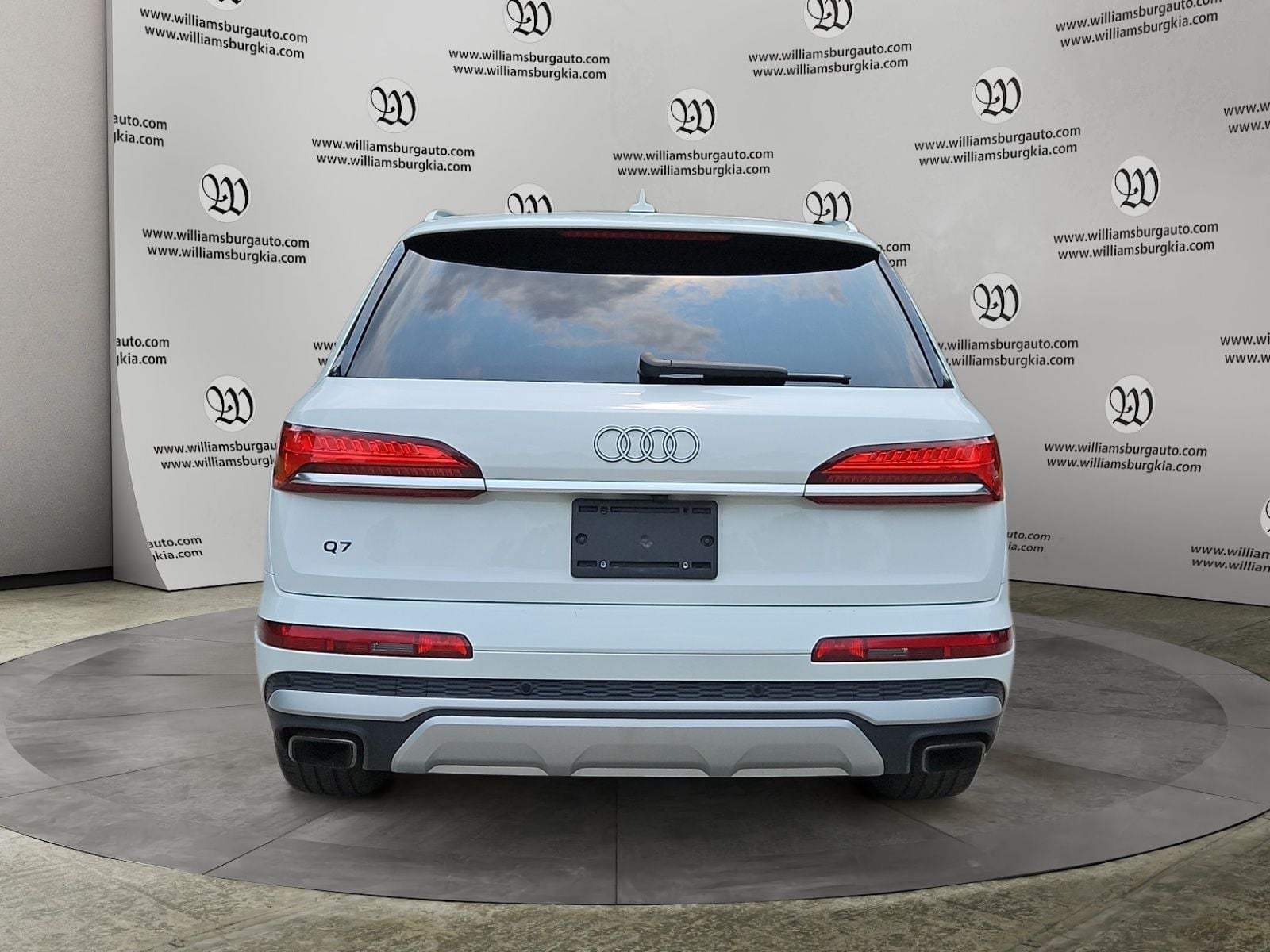 Pre-Owned 2025 Audi Q7 55 Premium Plus - photo - 3