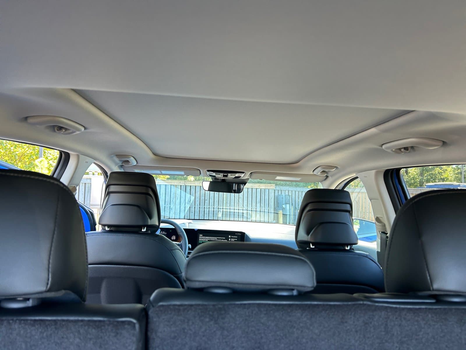 New 2027 Kia Sportage EX - photo - 17