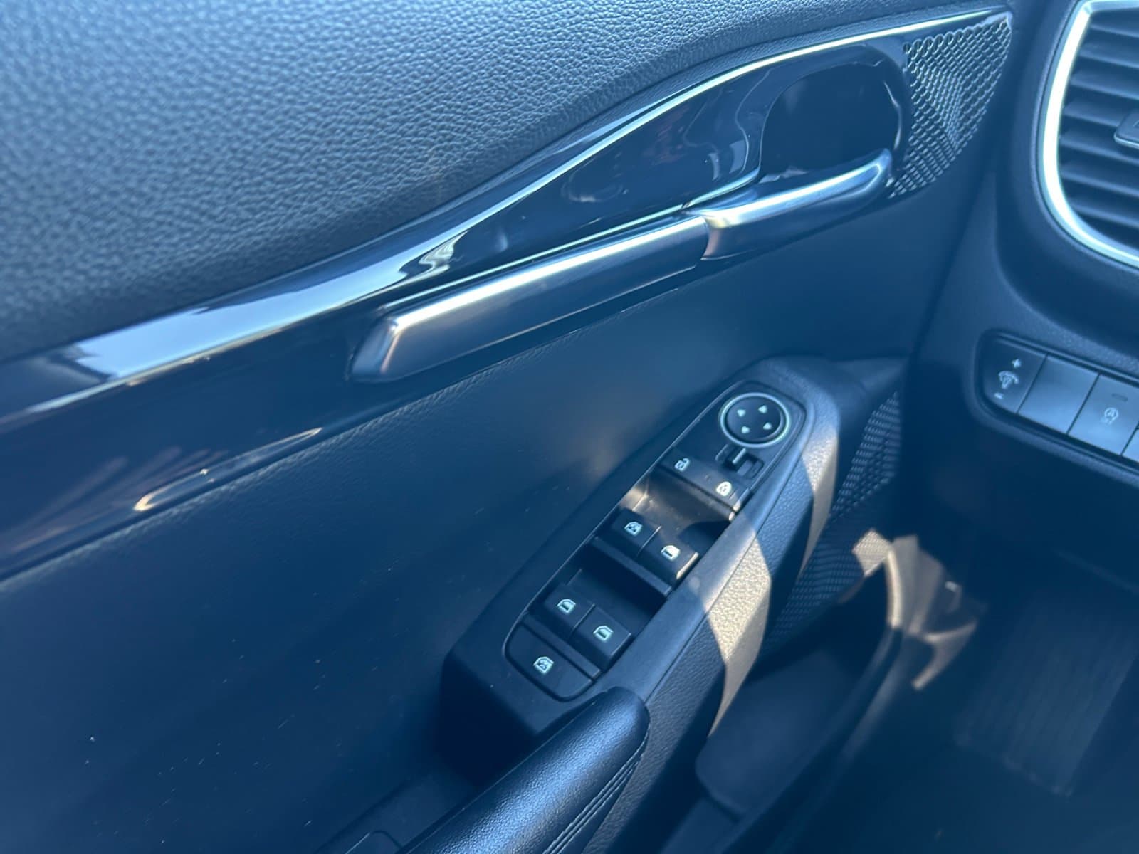 Pre-Owned 2021 Kia Seltos EX - photo - 20