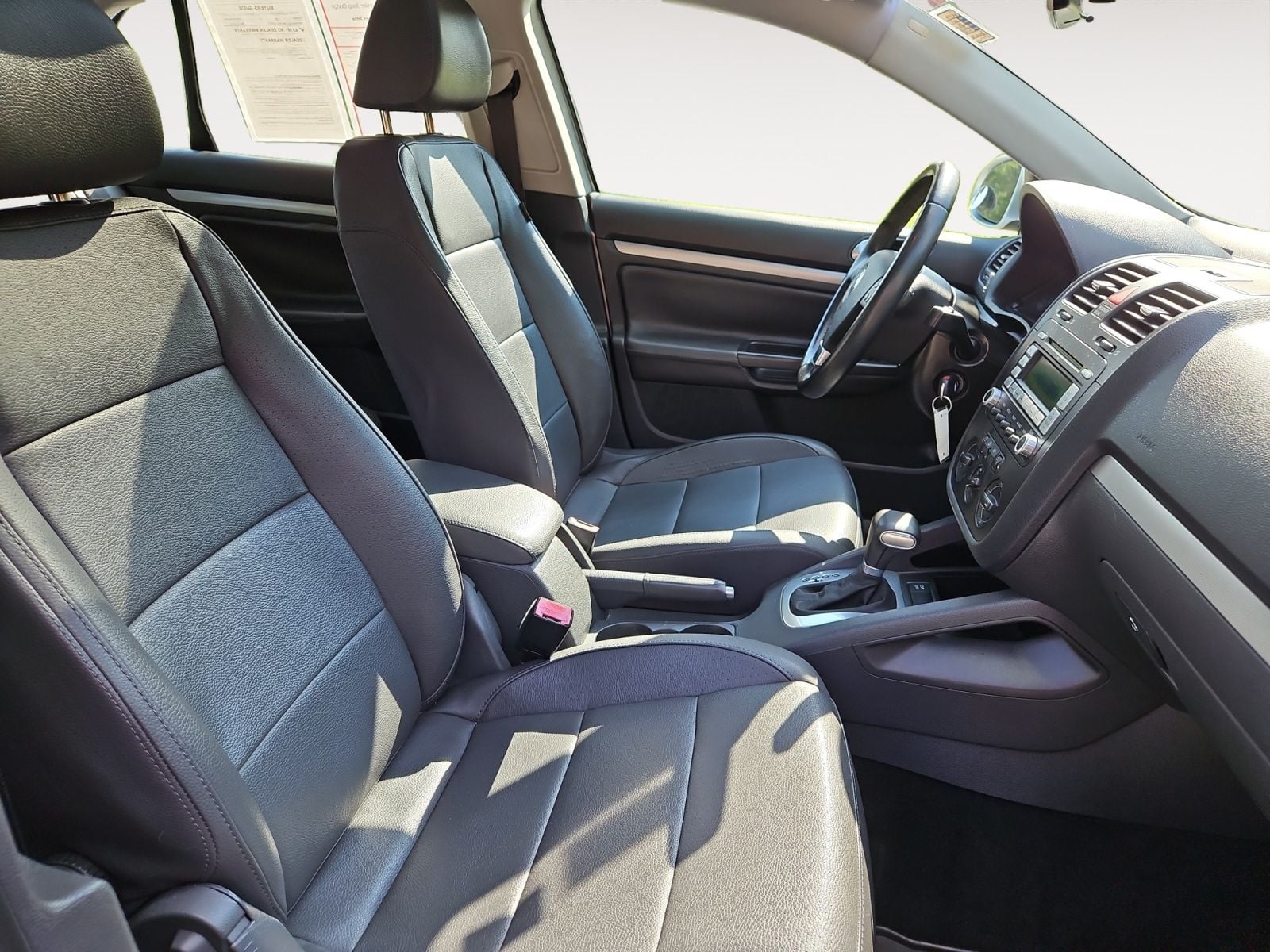 Pre-Owned 2008 Volkswagen Jetta - photo - 14