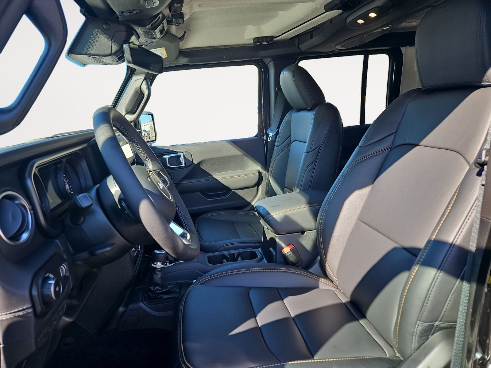 New 2025 Jeep Wrangler Sahara - photo - 8