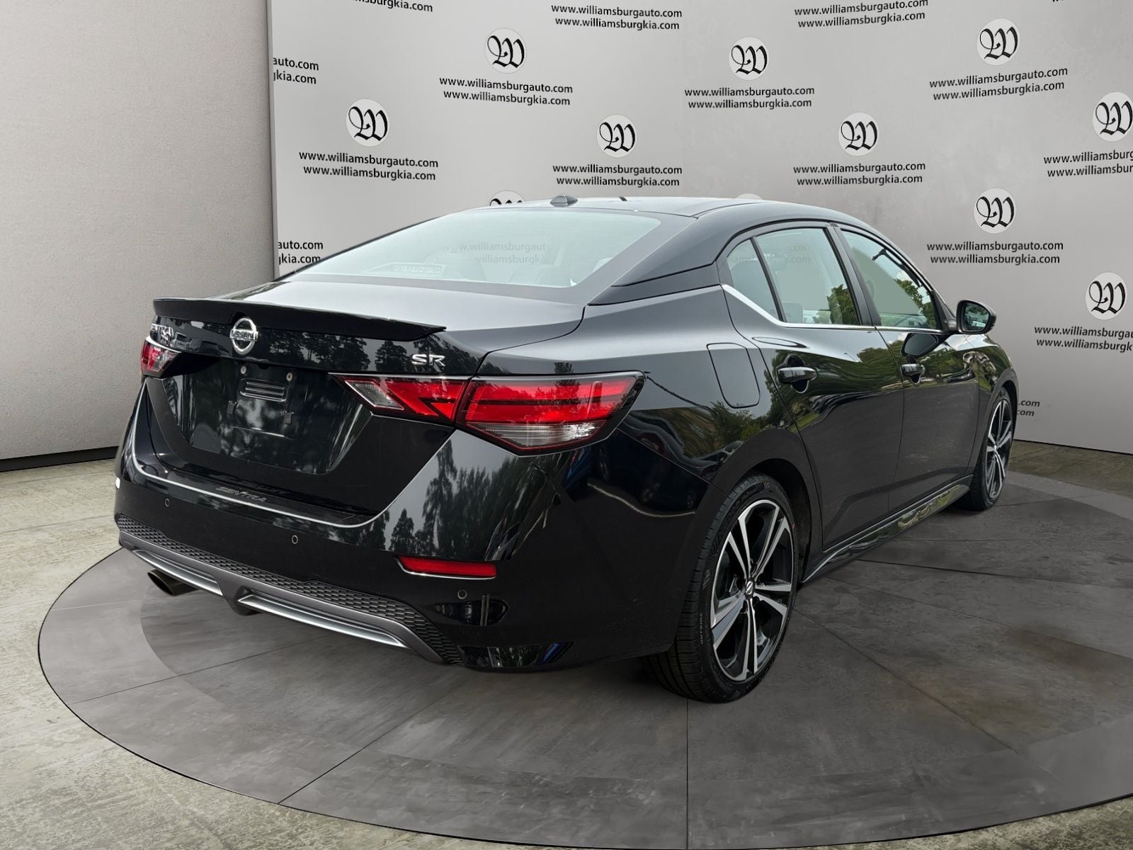 Pre-Owned 2020 Nissan Sentra SR - photo - 4