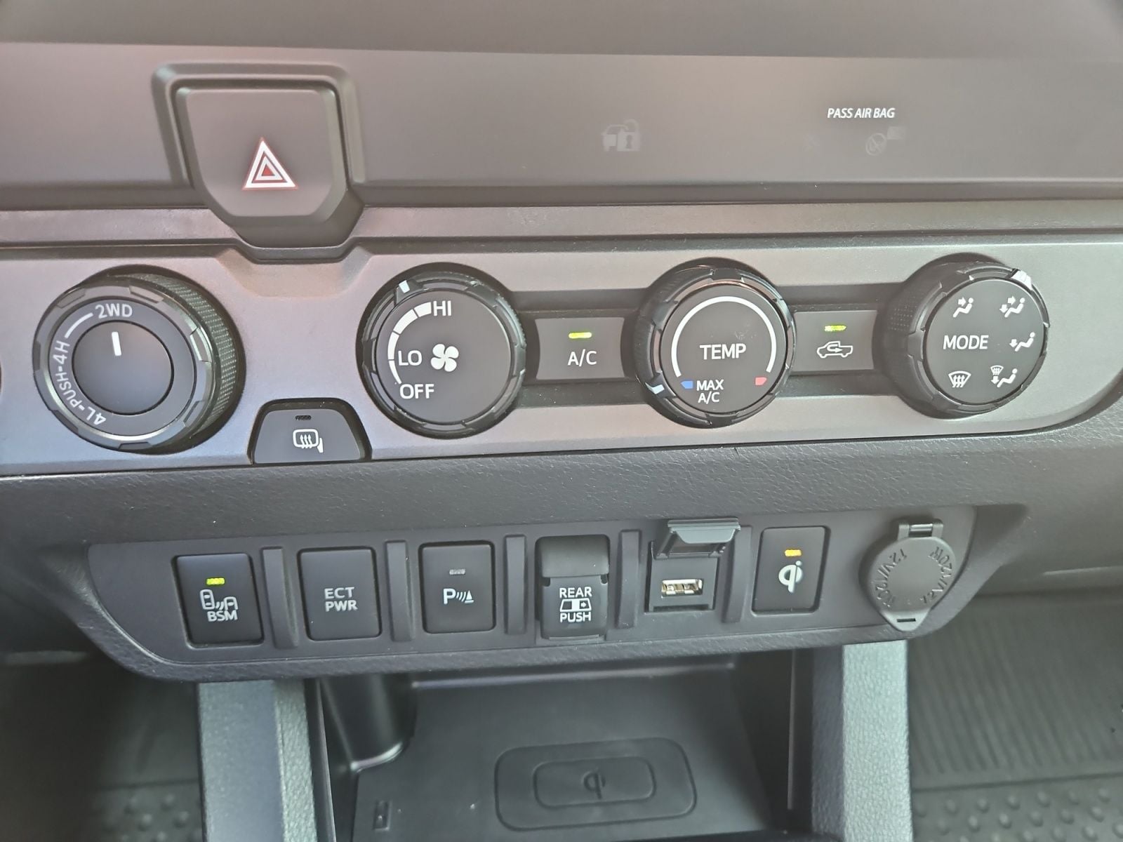 Pre-Owned 2020 Toyota Tacoma TRD Off-Road - photo - 27