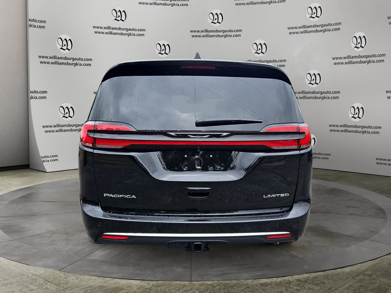 New 2027 Chrysler Pacifica Limited - photo - 3