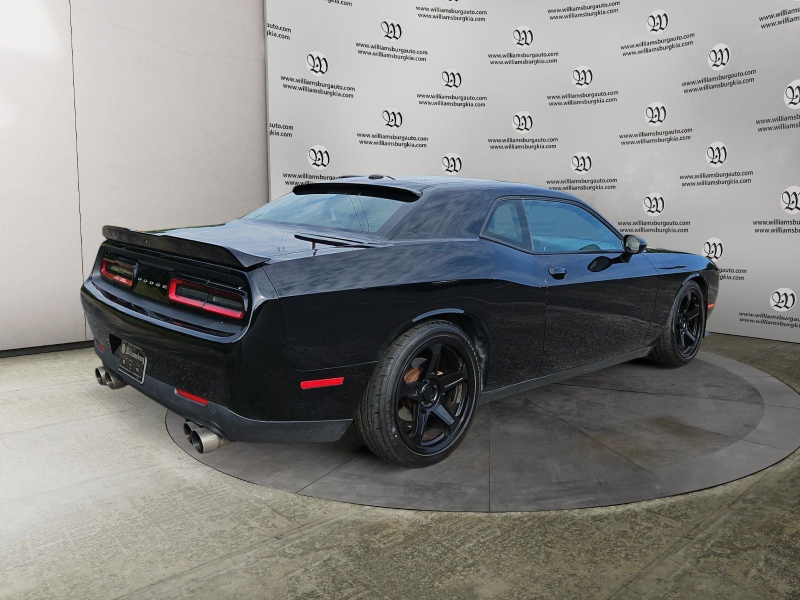 Pre-Owned 2021 Dodge Challenger R/T - photo - 4