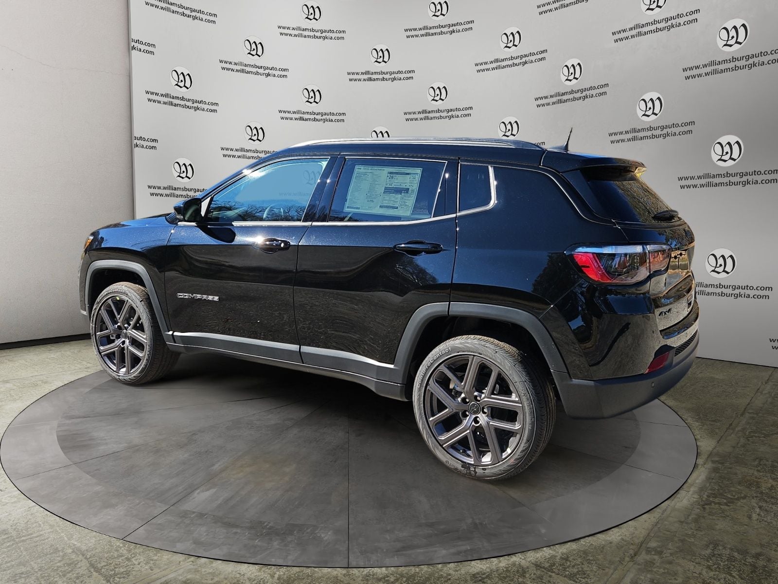 New 2026 Jeep Compass Limited - photo - 2