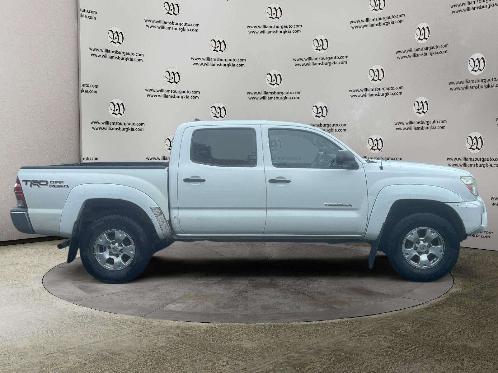 Pre-Owned 2014 Toyota Tacoma PreRunner - photo - 5