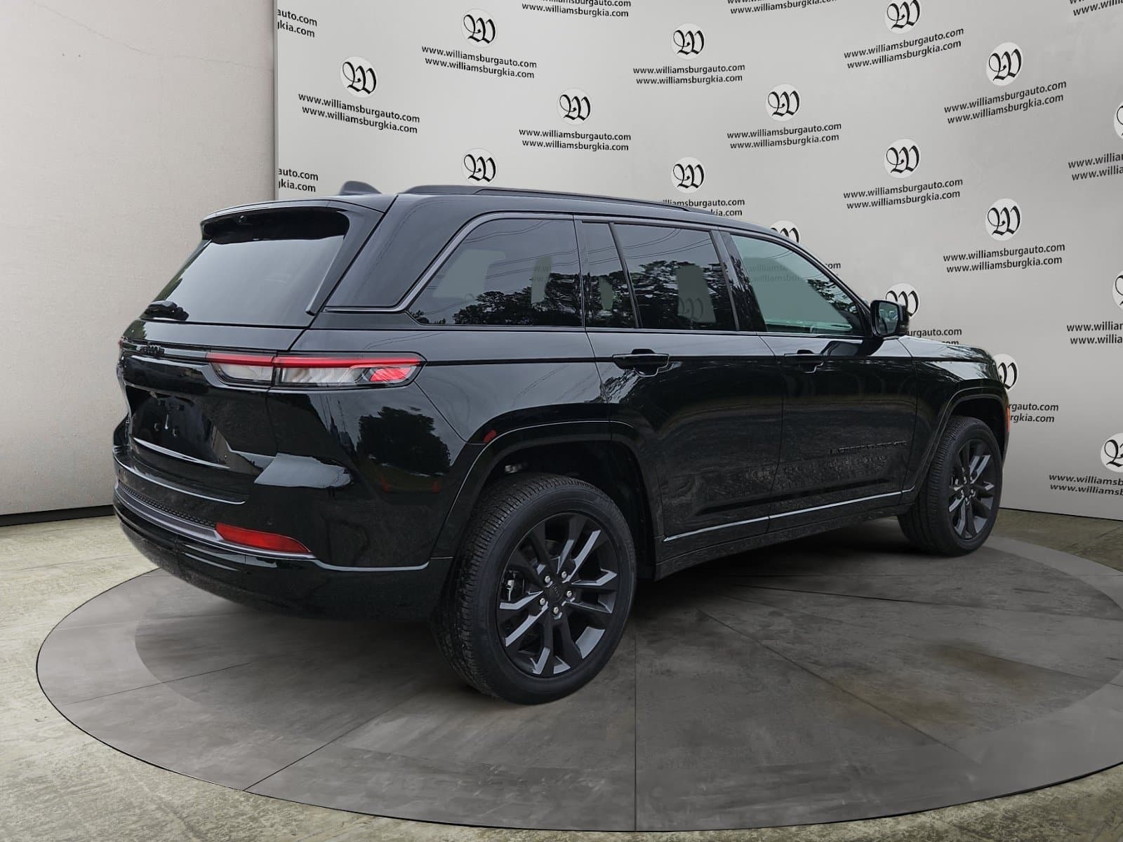 New 2026 Jeep Grand Cherokee Limited Reserve - photo - 4