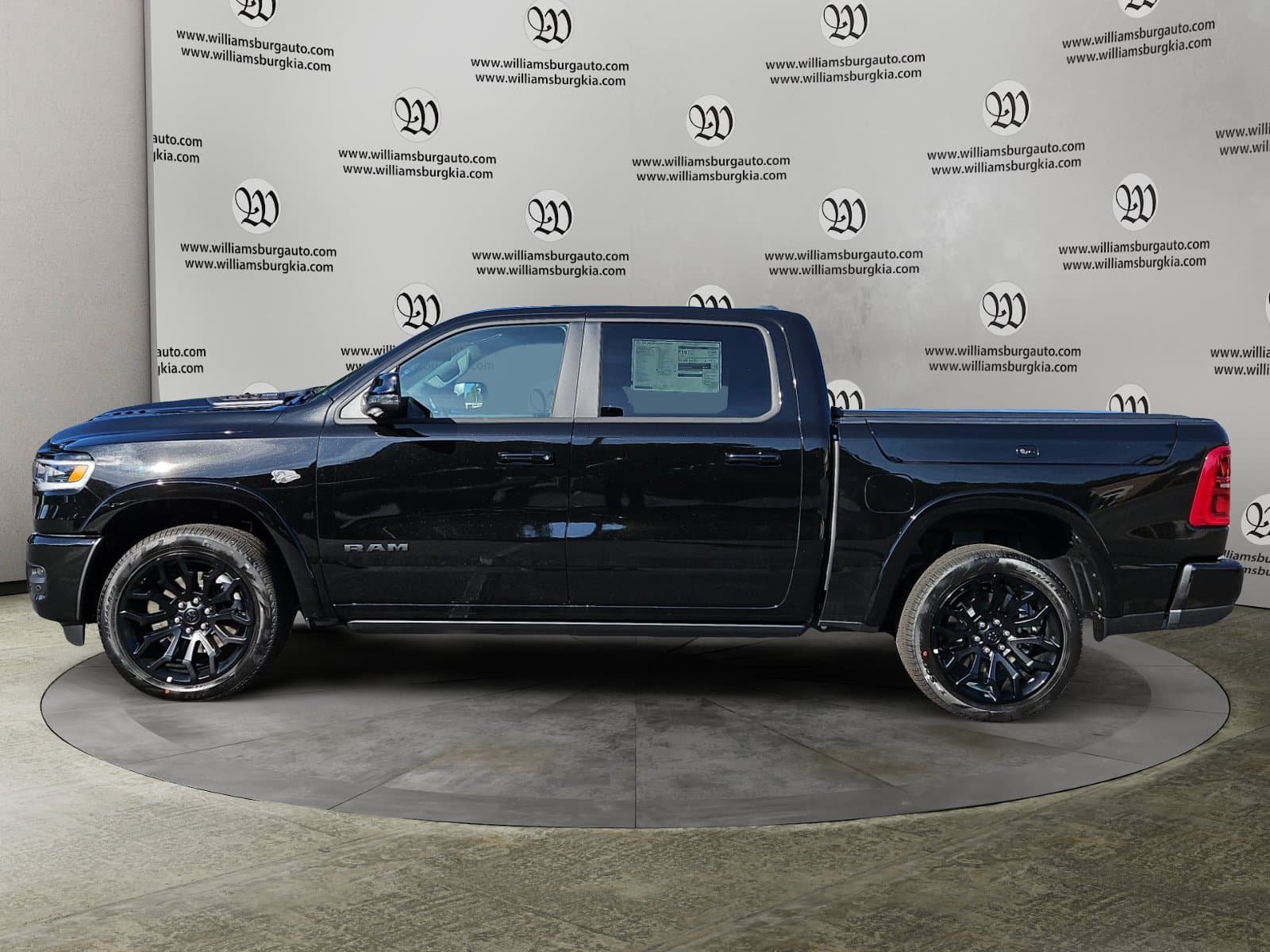 New 2027 Ram 1500 Limited - photo - 1