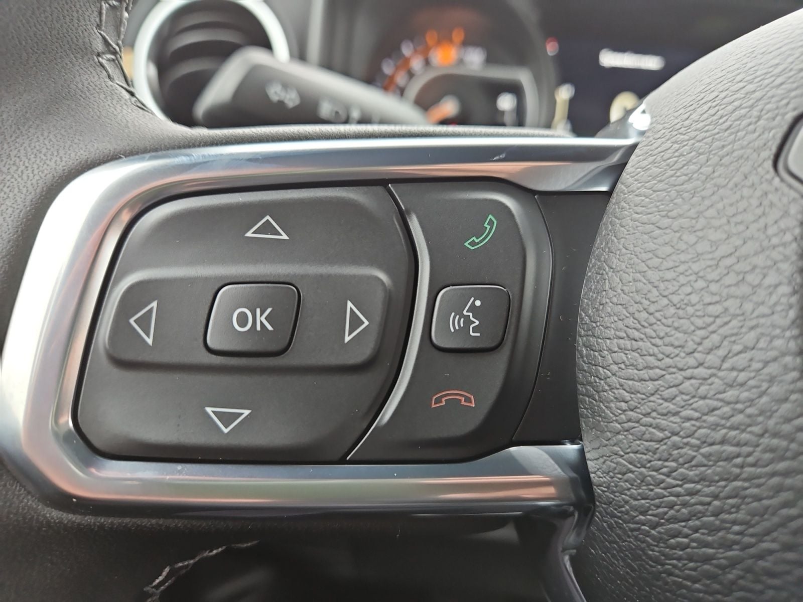 New 2025 Jeep Wrangler Sahara - photo - 24