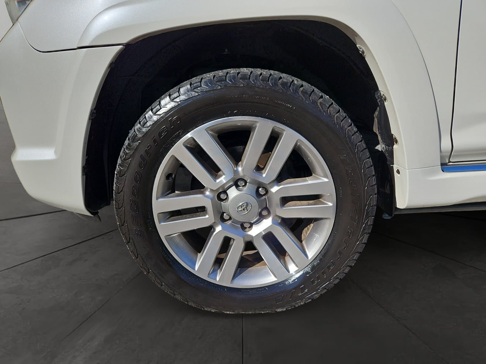Pre-Owned 2013 Toyota 4Runner Limited - photo - 13