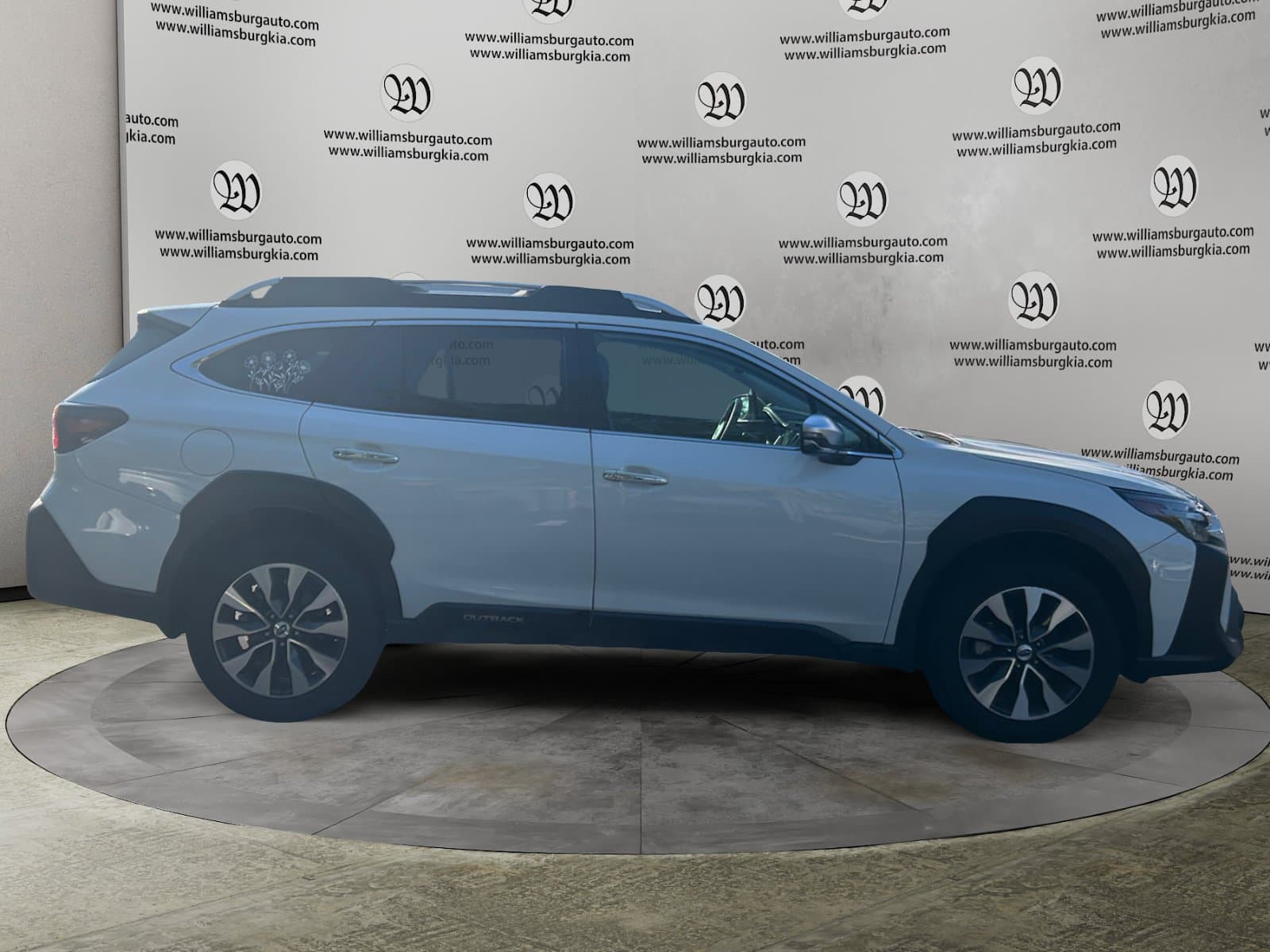 Pre-Owned 2025 Subaru Outback Touring - photo - 5