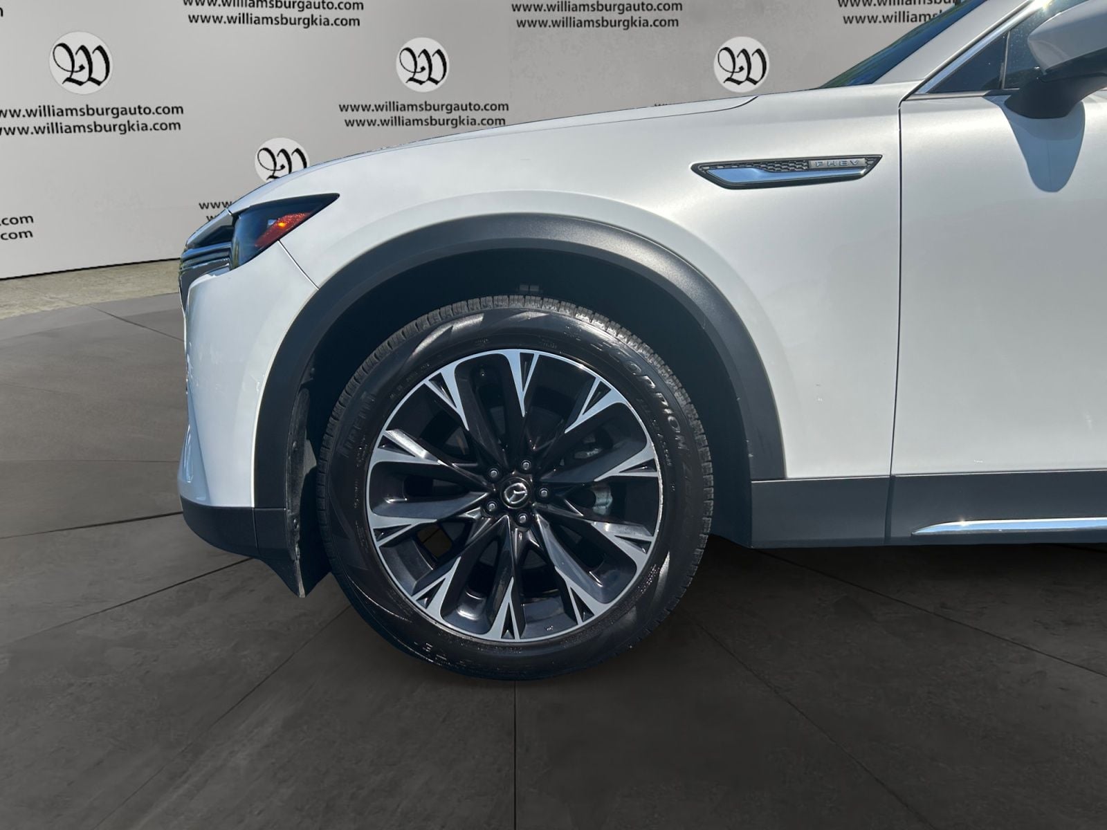 Pre-Owned 2024 Mazda CX-90 PHEV Premium Plus - photo - 13