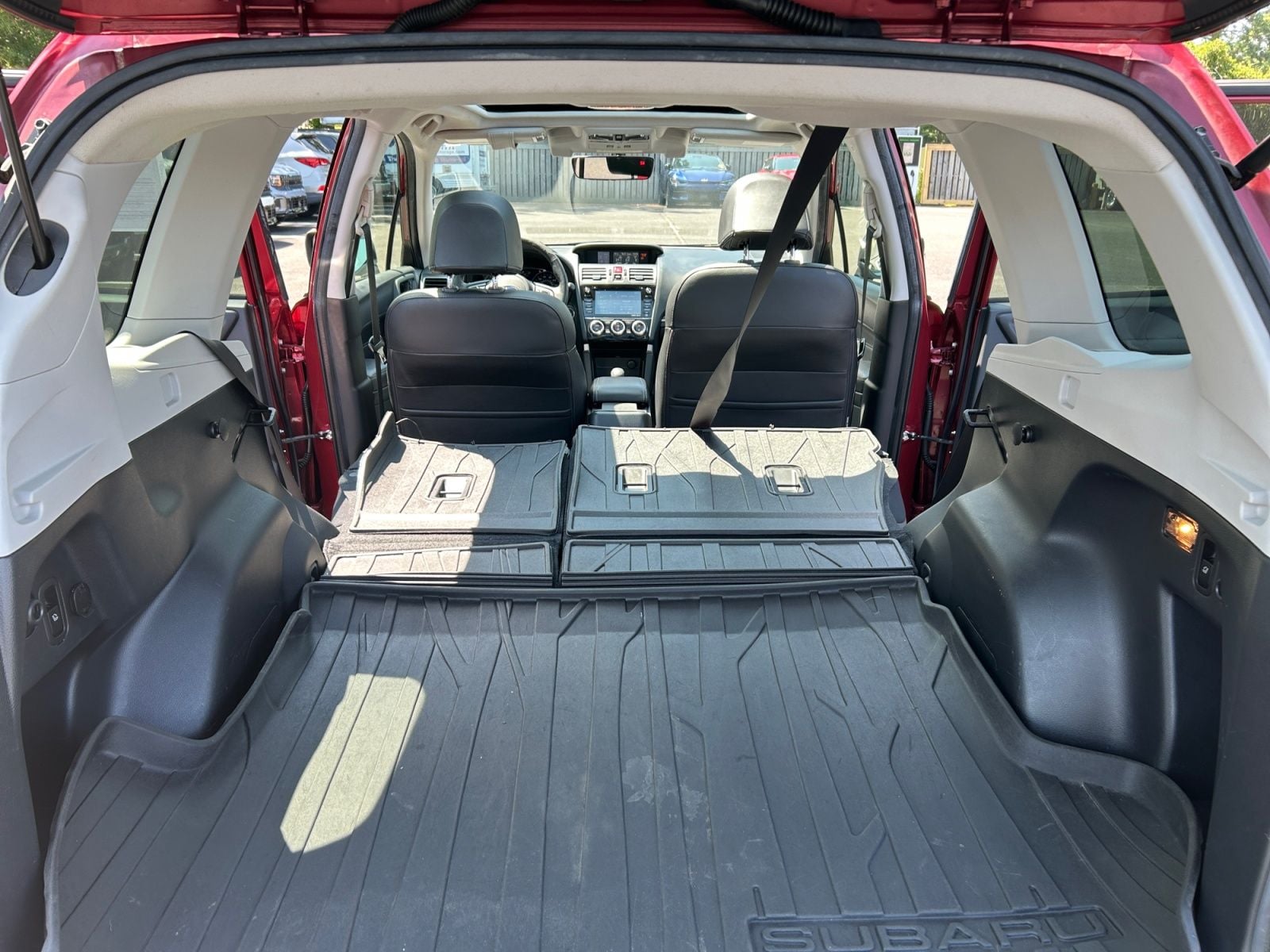 Pre-Owned 2017 Subaru Forester 2.5i Touring - photo - 27