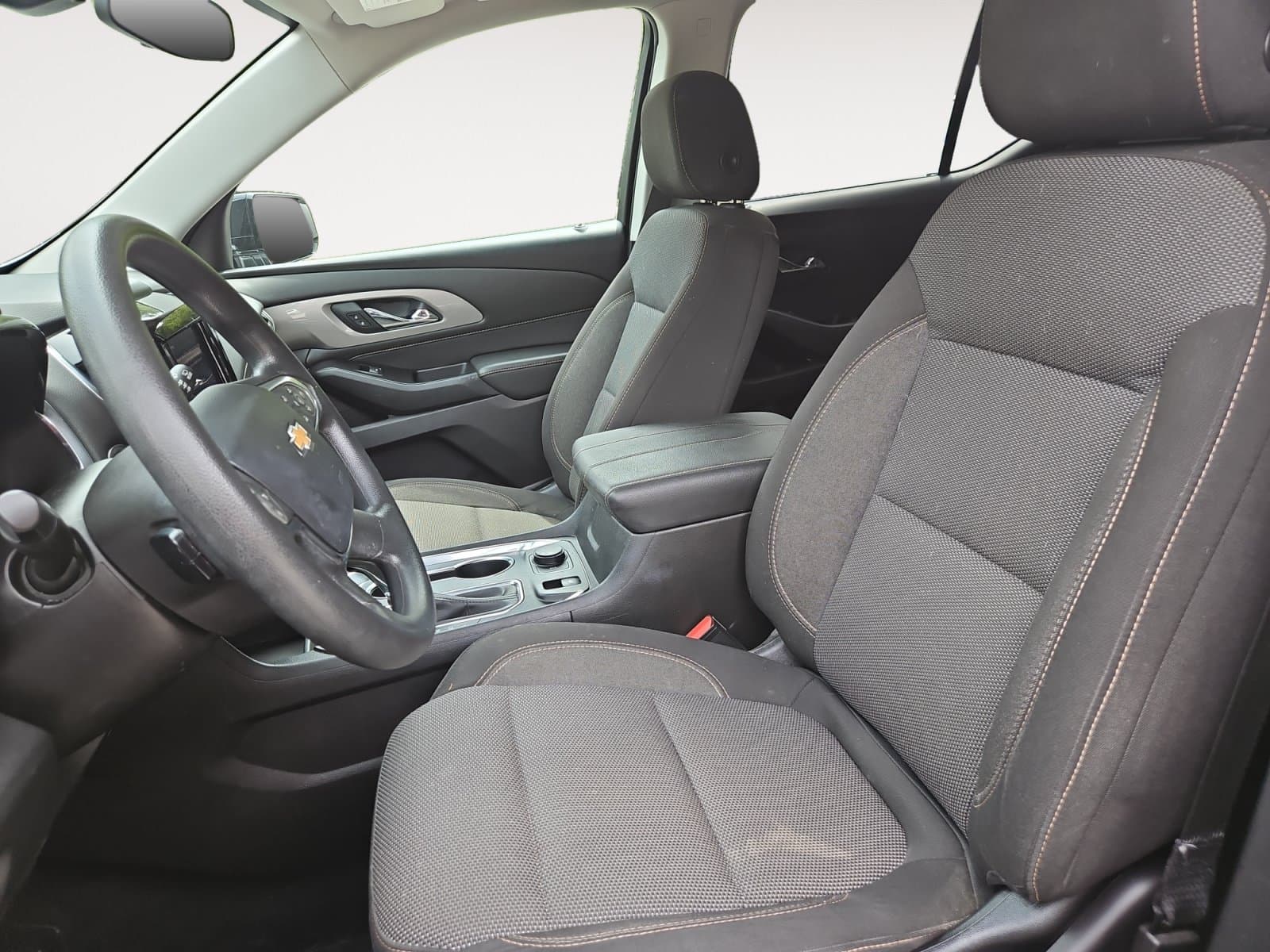 Pre-Owned 2020 Chevrolet Traverse LS - photo - 8