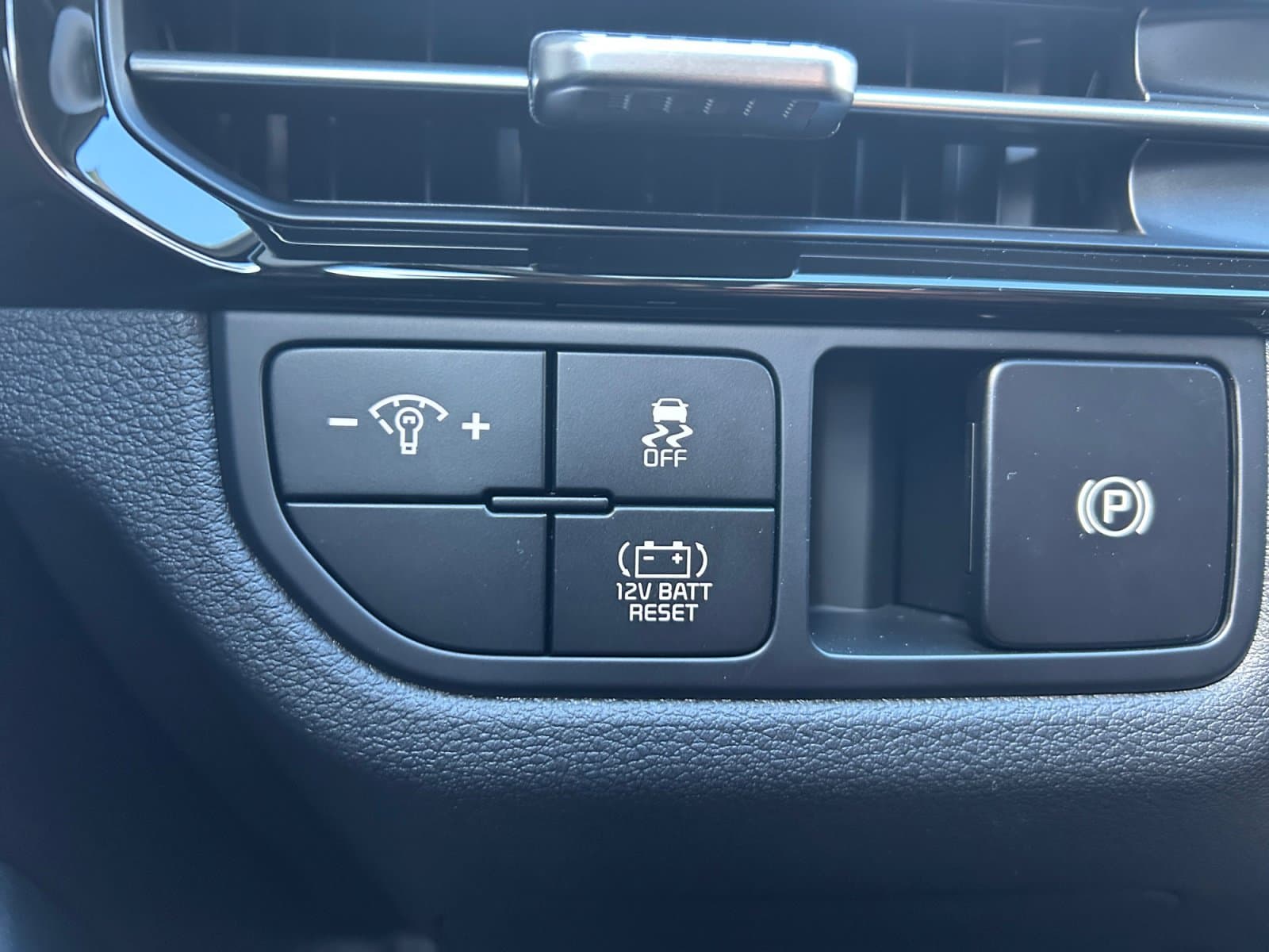 New 2027 Kia Sportage Hybrid S - photo - 23