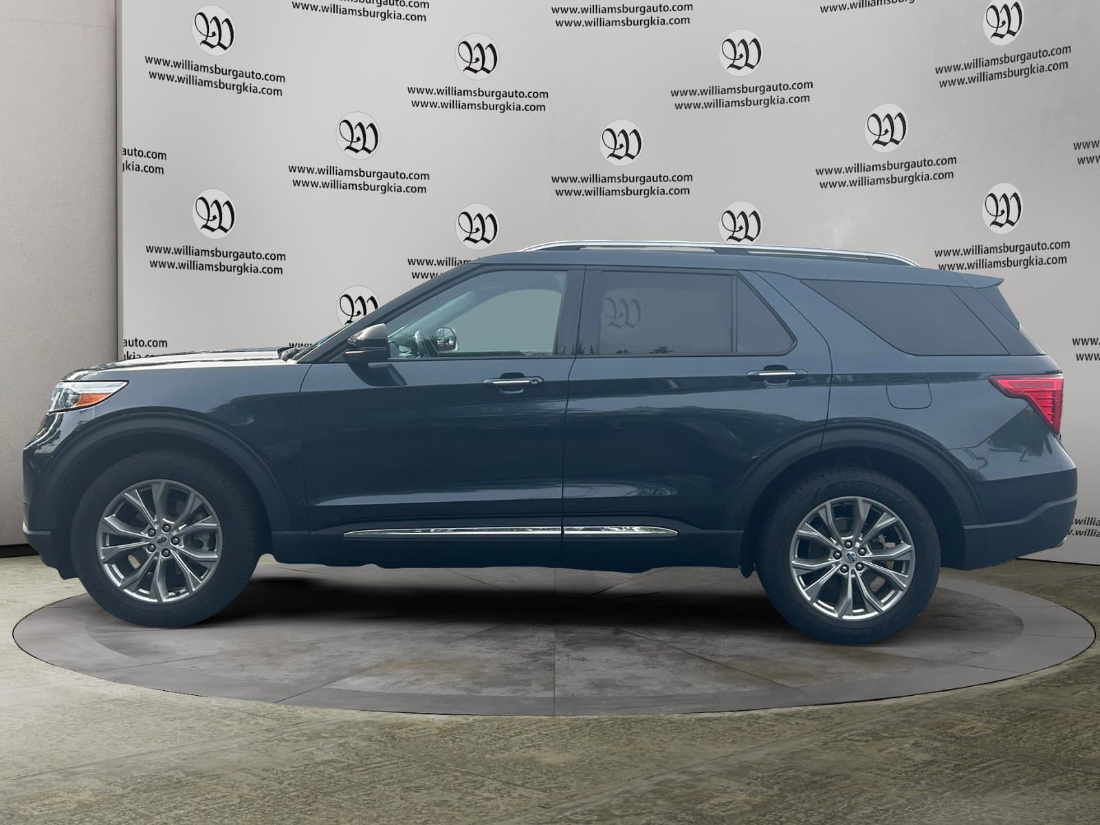 Pre-Owned 2023 Ford Explorer Limited - photo - 1