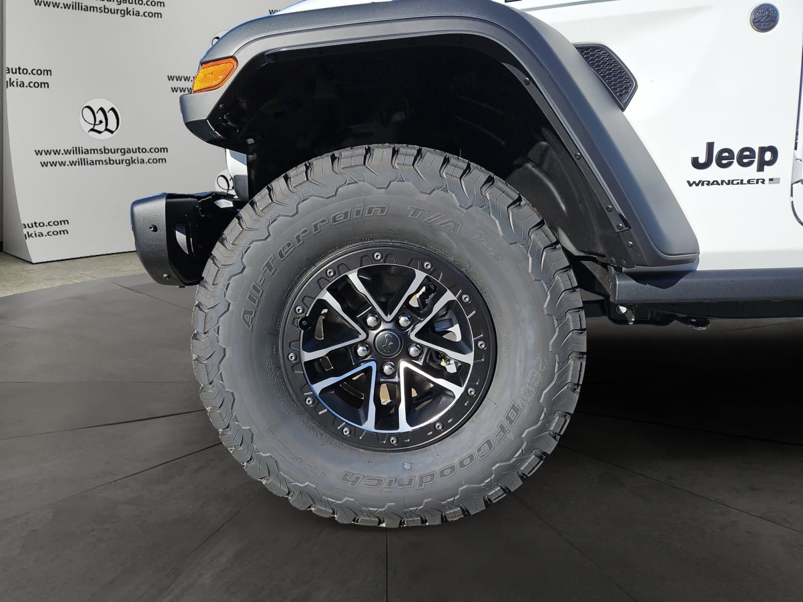 New 2026 Jeep Wrangler Moab 392 - photo - 13
