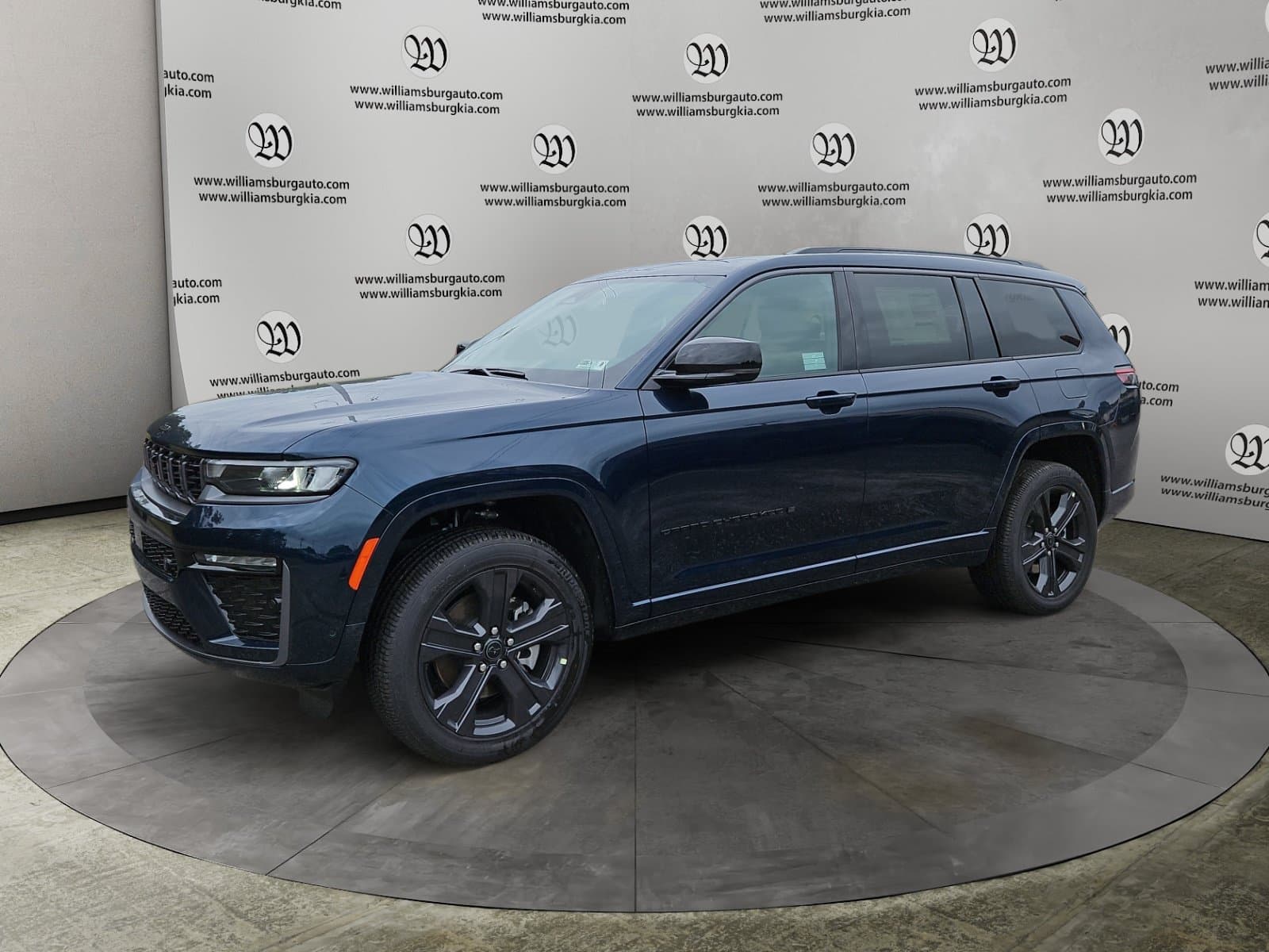 New 2027 Jeep Grand Cherokee L Limited Reserve - photo - 0