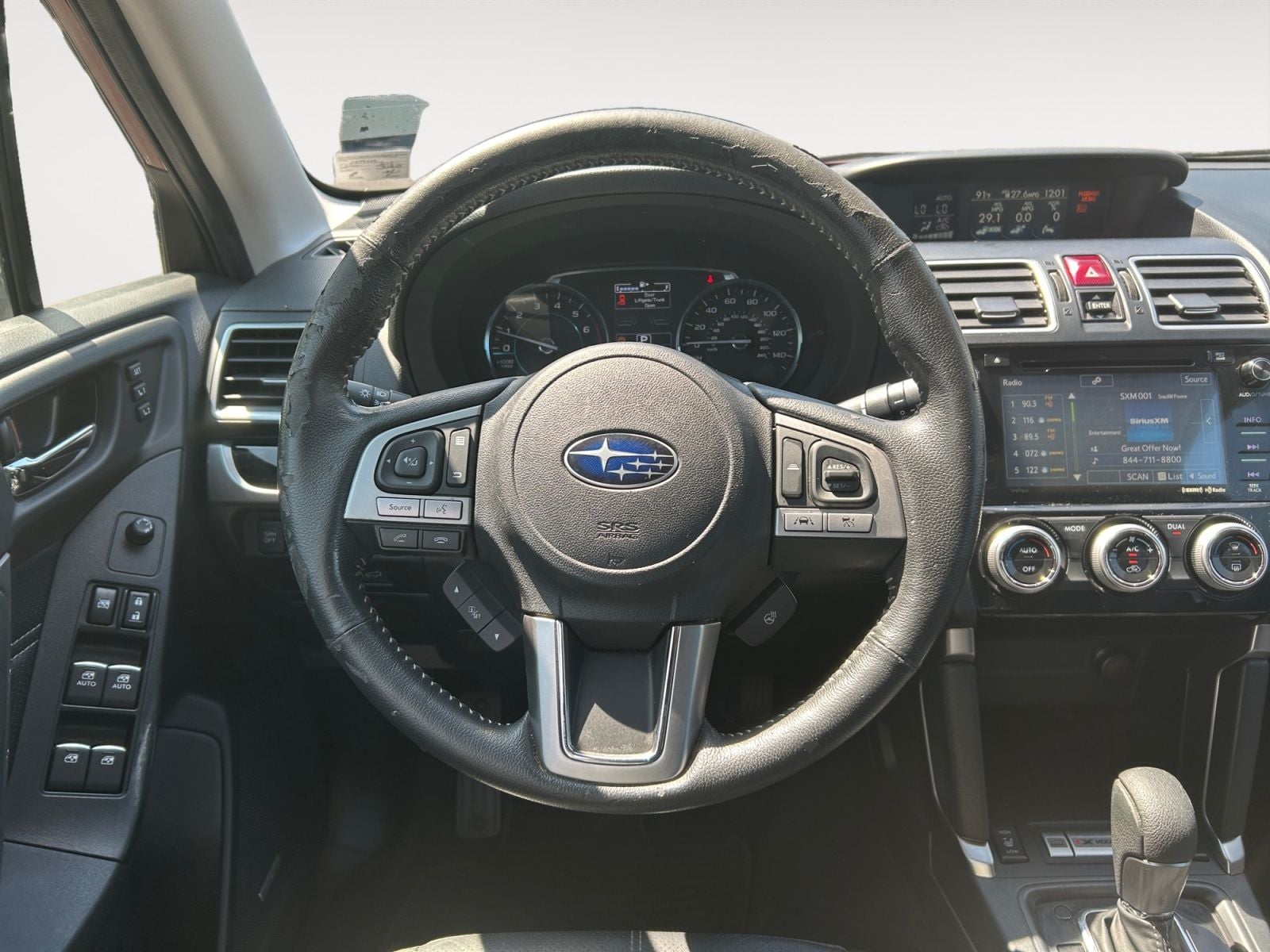 Pre-Owned 2017 Subaru Forester 2.5i Touring - photo - 11