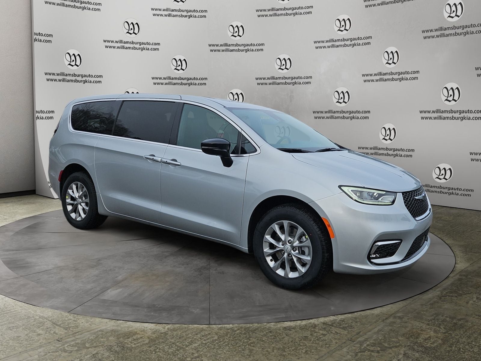 New 2026 Chrysler Pacifica Limited - photo - 6