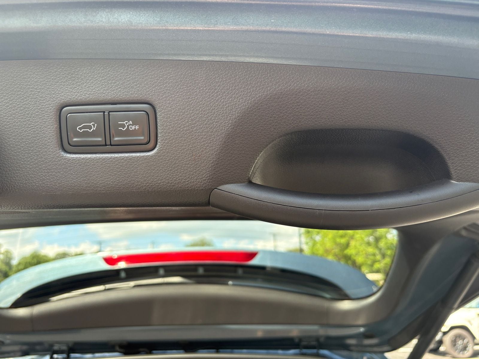 Pre-Owned 2024 Kia Carnival EX - photo - 26