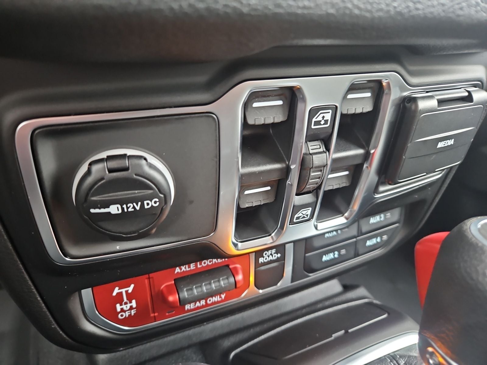 New 2026 Jeep Gladiator Willys - photo - 27