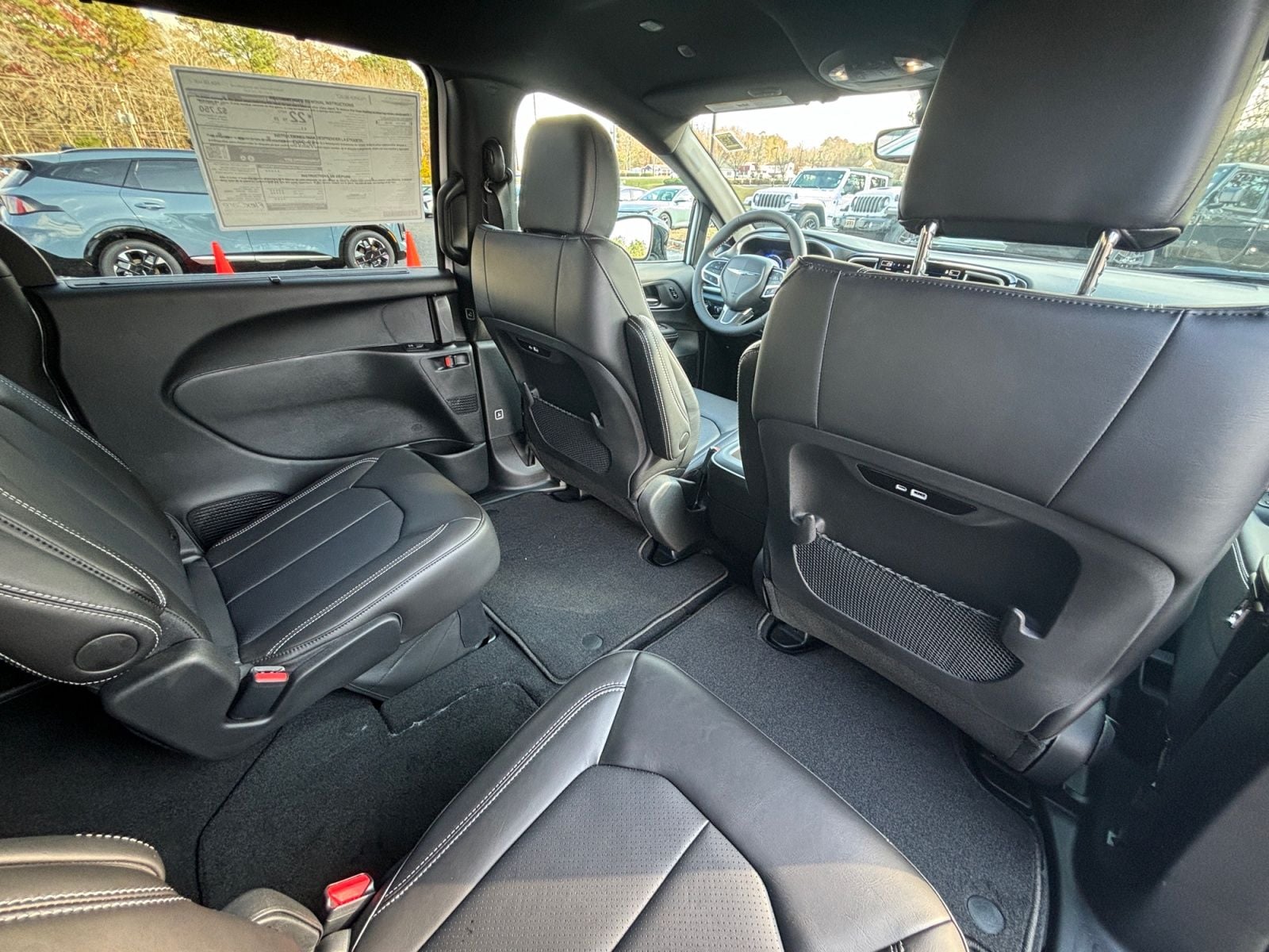New 2026 Chrysler Pacifica Select - photo - 18